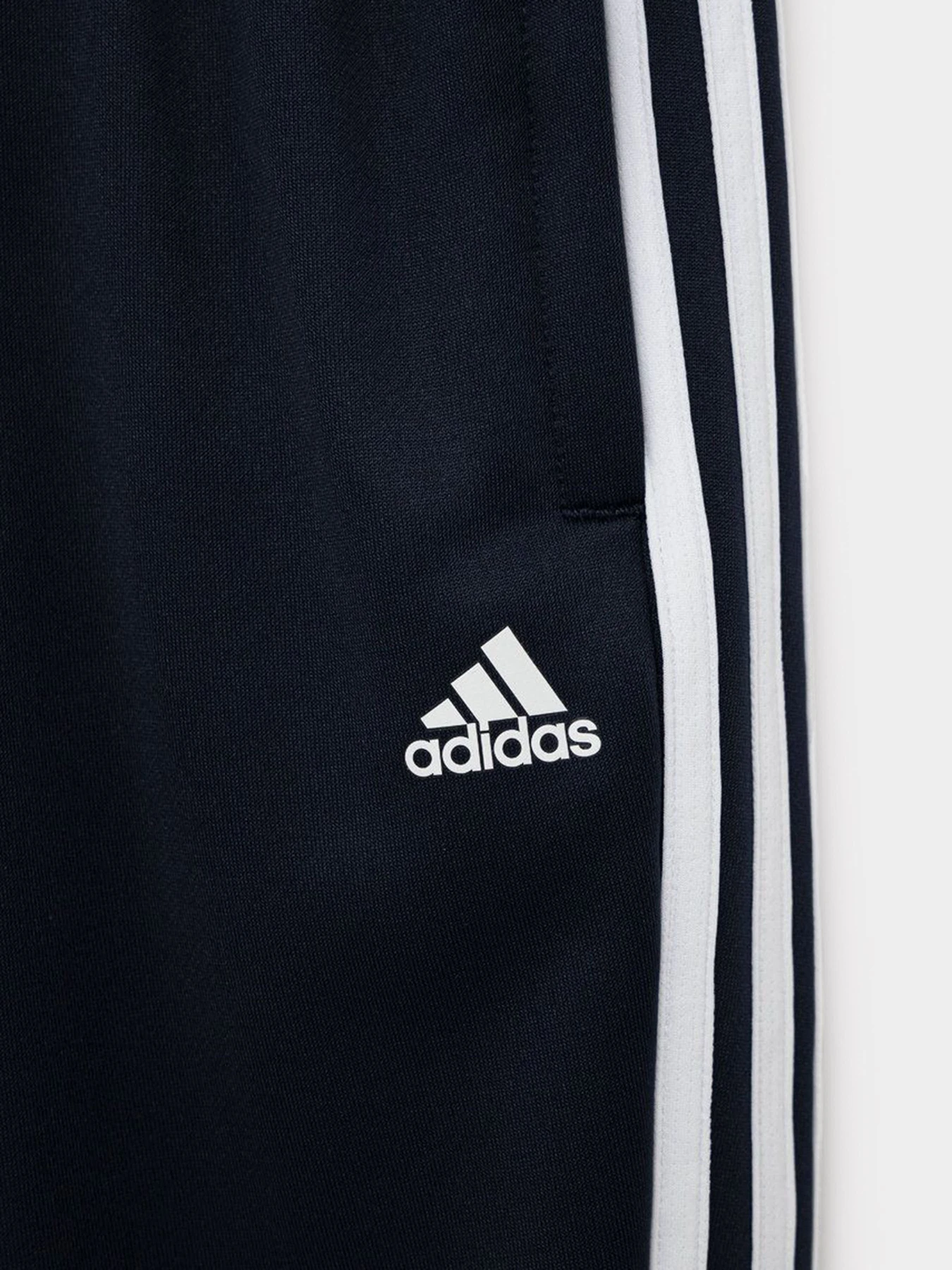 Брюки Adidas модель HE9340 Брюки Adidas модель HE9340 Фото