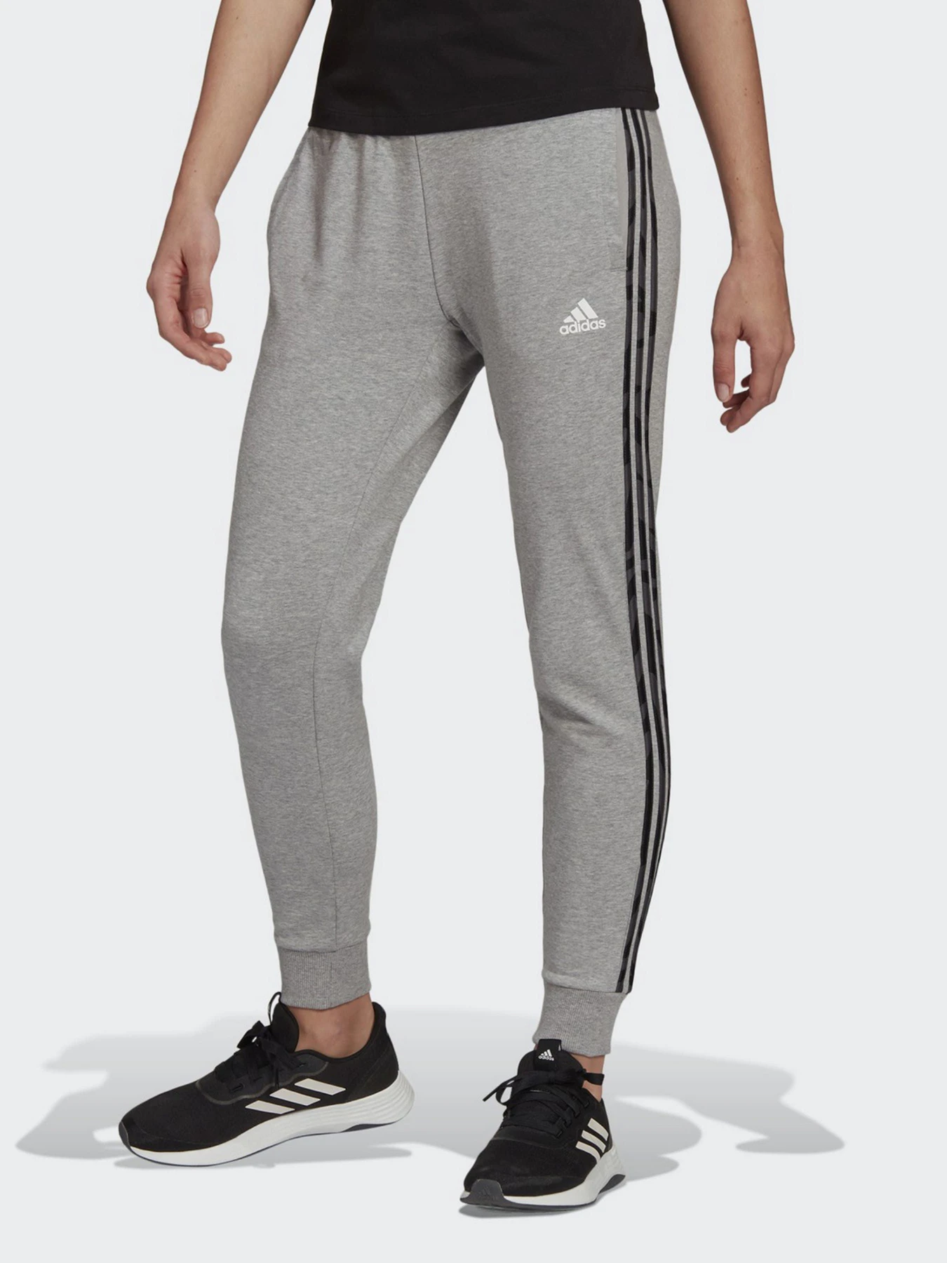 Брюки Adidas модель HF4633 Брюки Adidas модель HF4633 Фото