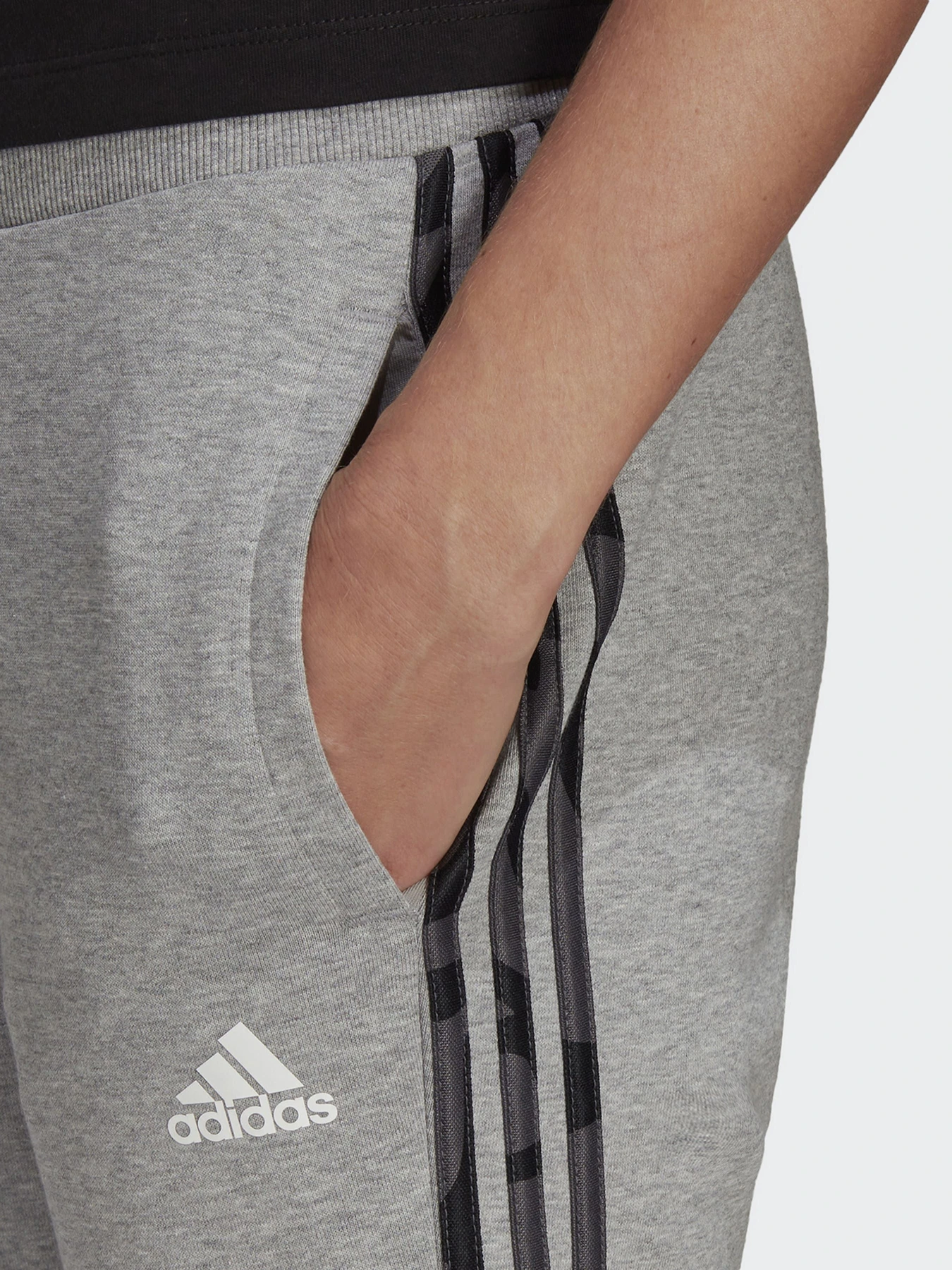 Брюки Adidas модель HF4633 Брюки Adidas модель HF4633 Фото