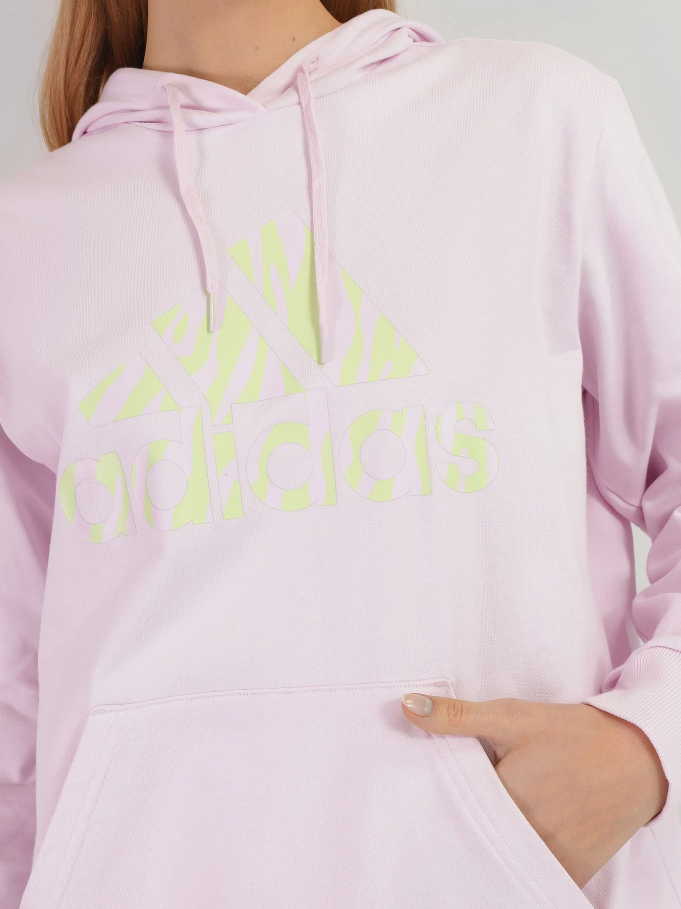 Худи и свитшоты Adidas модель HF4636 Худи и свитшоты Adidas модель HF4636 Фото