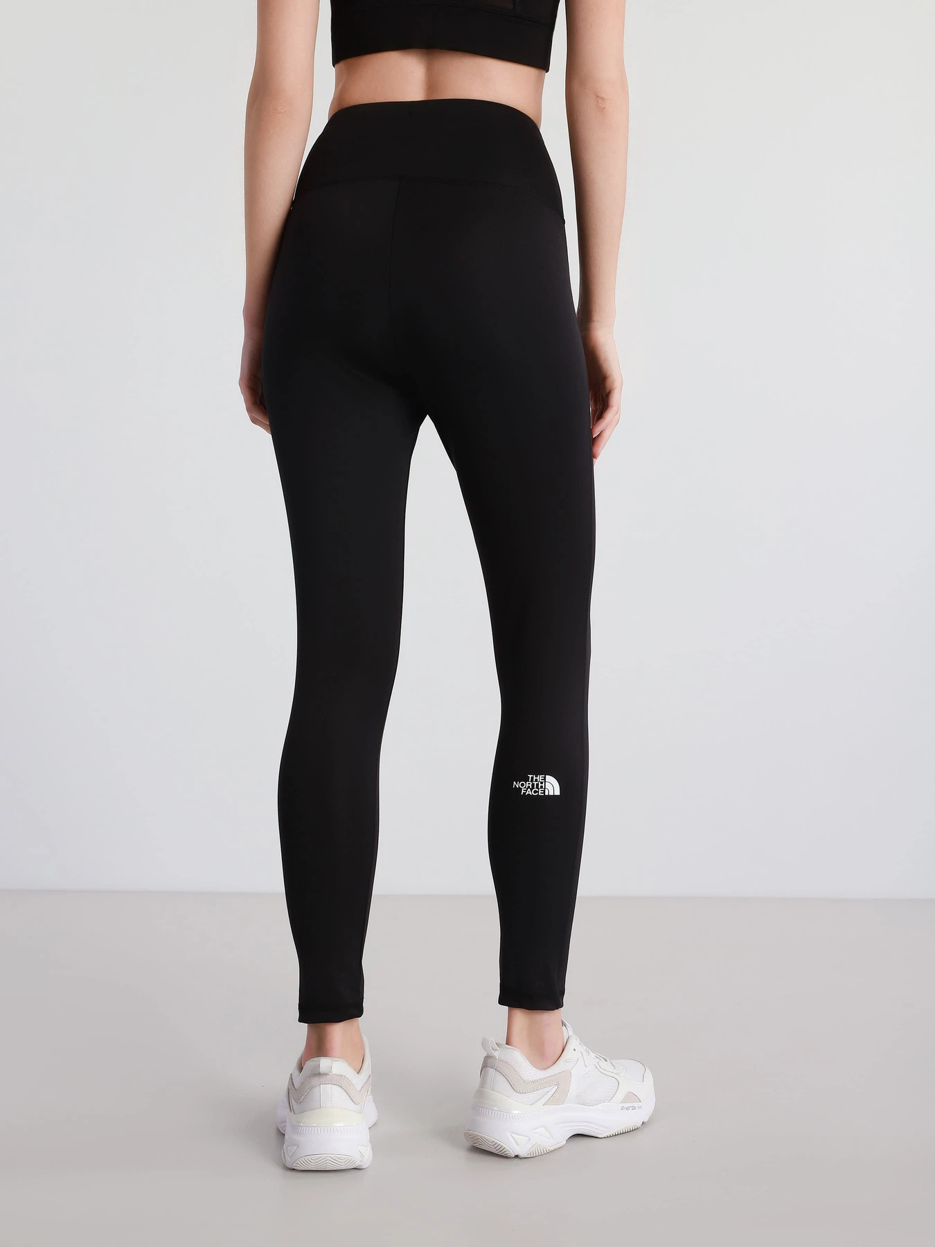 Брюки The North Face модель NF0A4AR4JK31 Брюки The North Face модель NF0A4AR4JK31 Фото