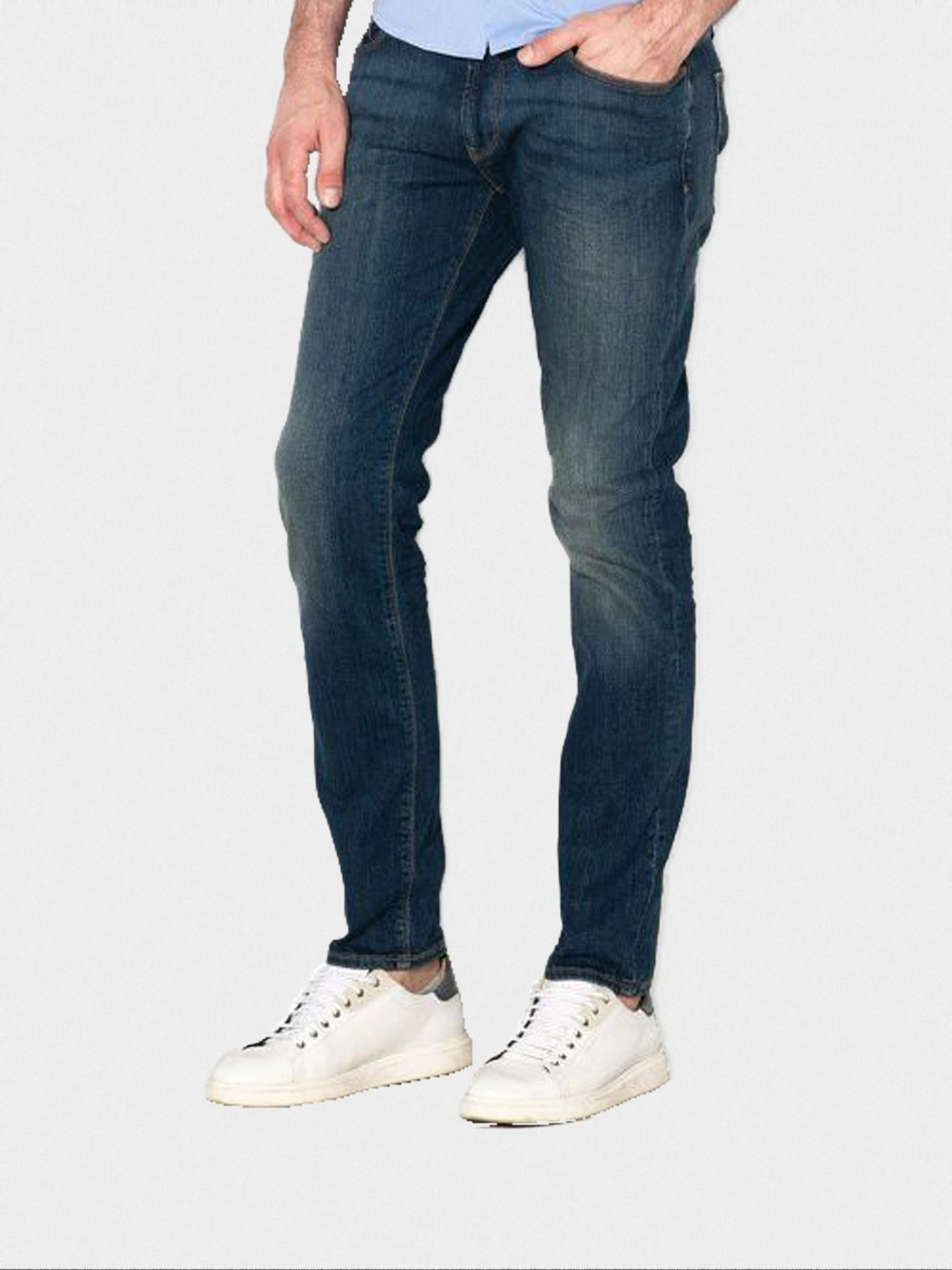 Джинсы Emporio Armani модель 8N1J06-1V0MZ-0941 Джинсы Emporio Armani модель 8N1J06-1V0MZ-0941 Фото
