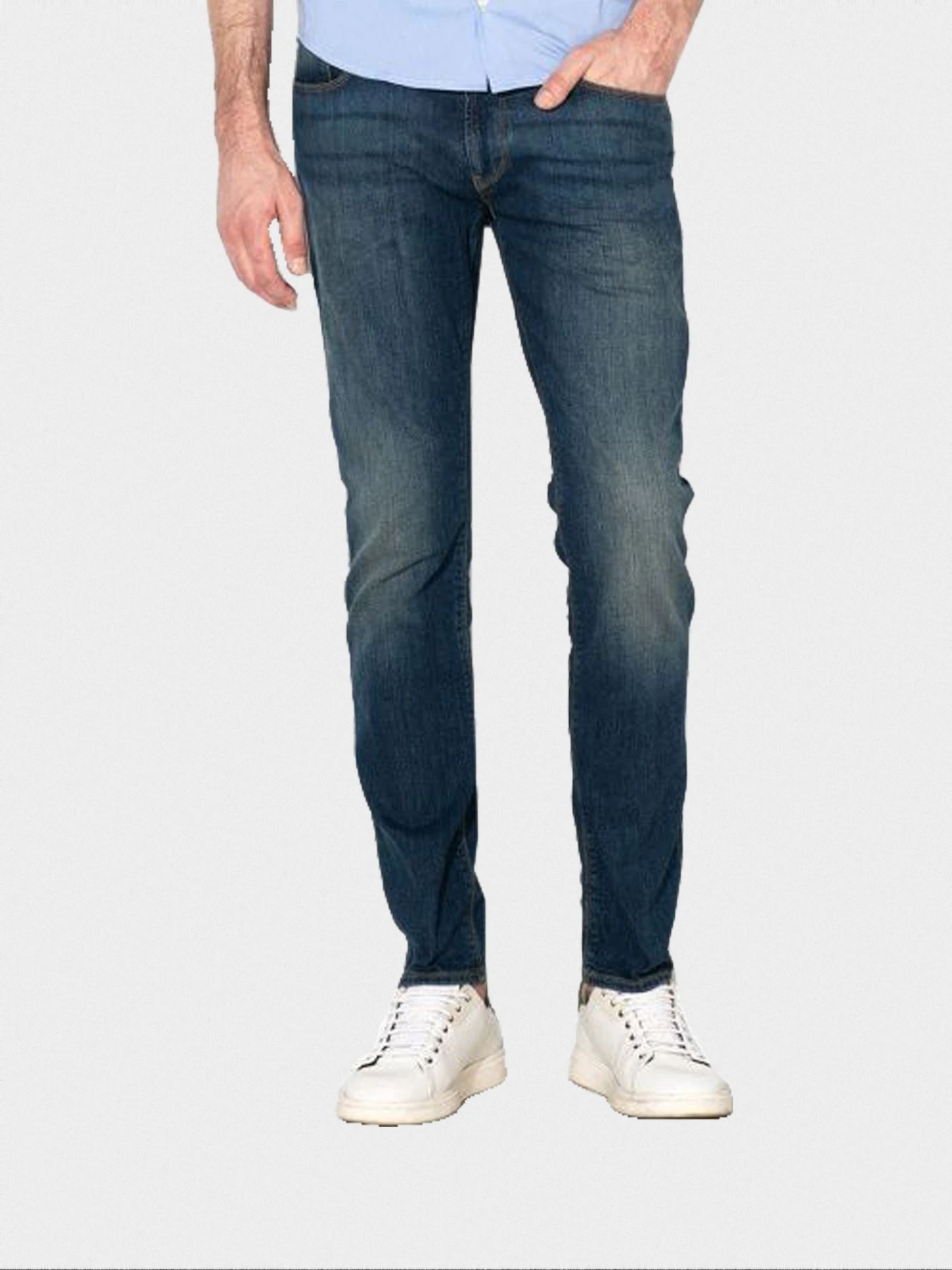 Джинсы Emporio Armani модель 8N1J06-1V0MZ-0941 Джинсы Emporio Armani модель 8N1J06-1V0MZ-0941 Фото