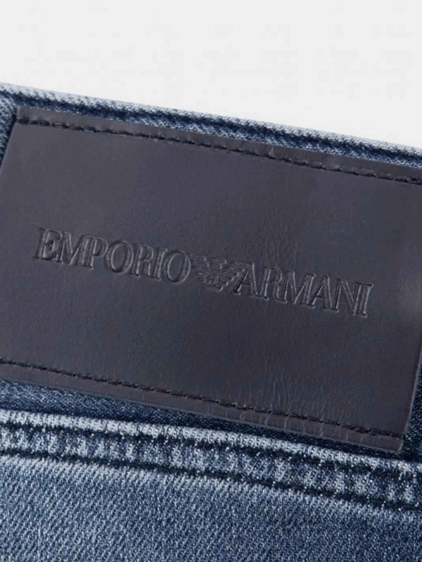 Джинсы Emporio Armani модель 3K1J06-1DX3Z-0942 Джинсы Emporio Armani модель 3K1J06-1DX3Z-0942 Фото