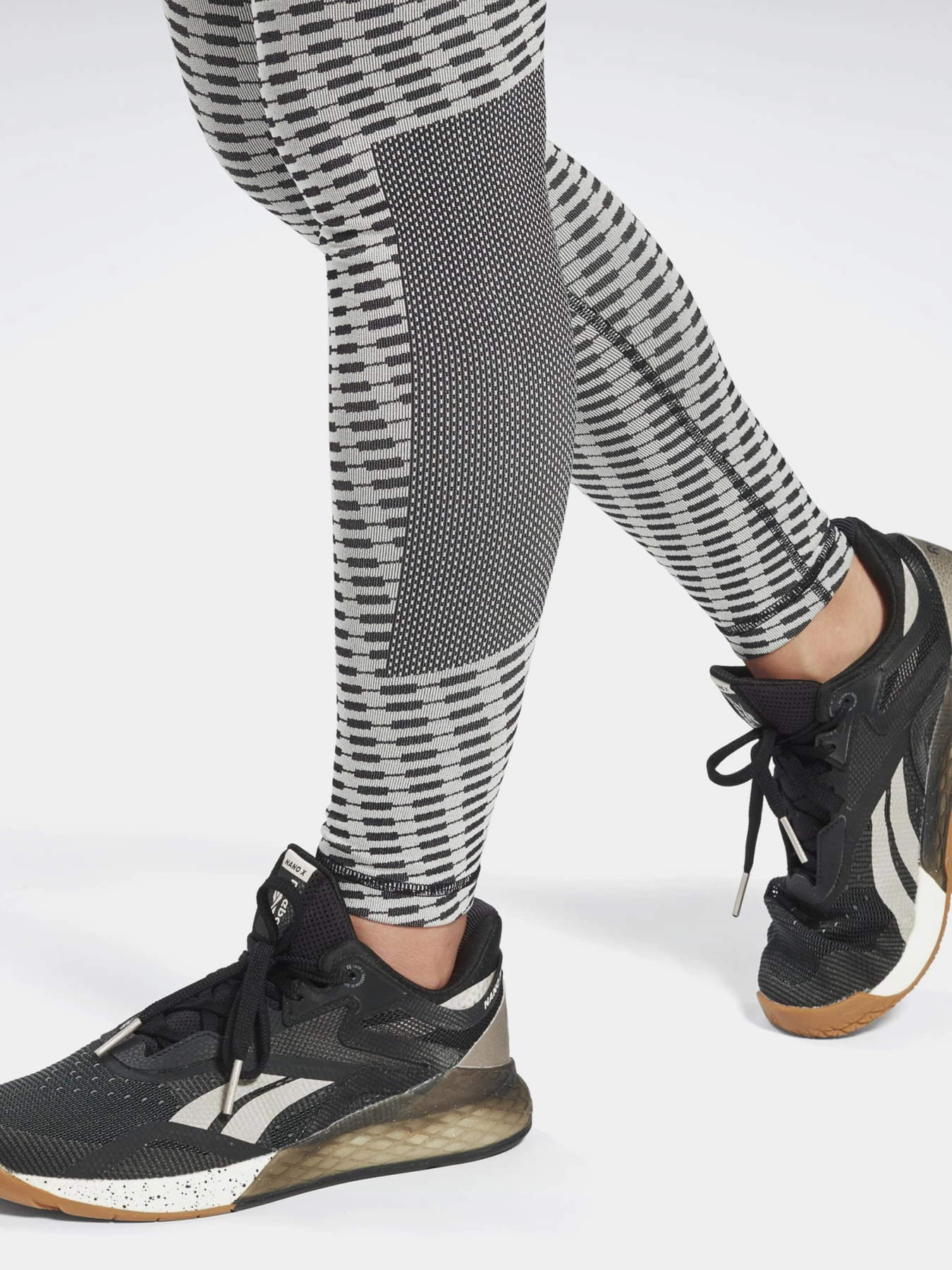 Брюки Reebok модель GI5007 Брюки Reebok модель GI5007 Фото