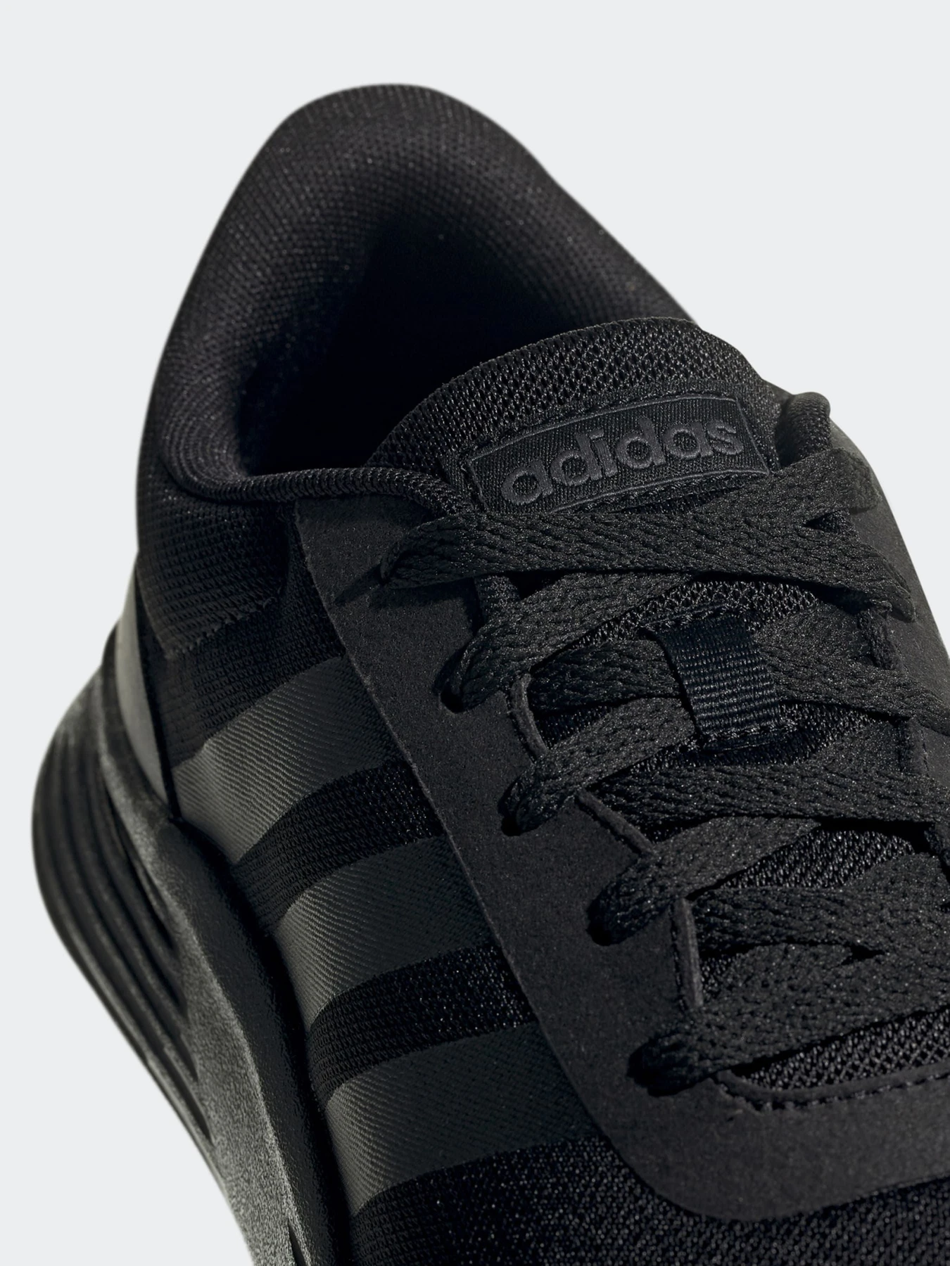 Кроссовки Adidas модель EG3284 Кроссовки Adidas модель EG3284 Фото