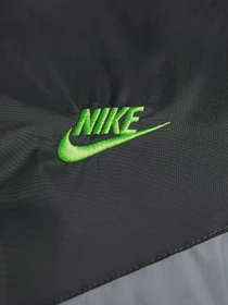 Куртки и дубленки NIKE модель DA0001-065 Фото