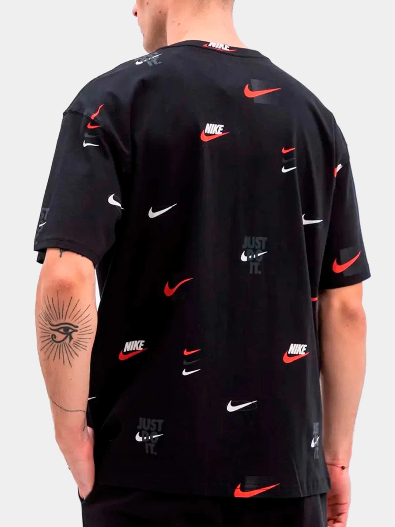 Футболки и поло NIKE модель DZ2991-010 Футболки и поло NIKE модель DZ2991-010 Фото