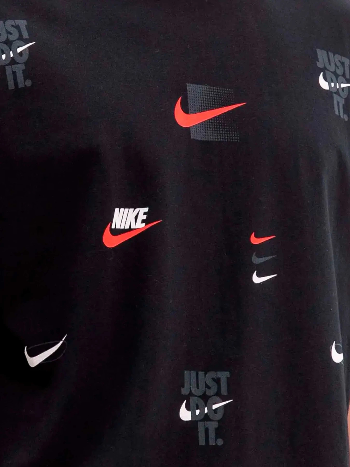 Футболки и поло NIKE модель DZ2991-010 Футболки и поло NIKE модель DZ2991-010 Фото