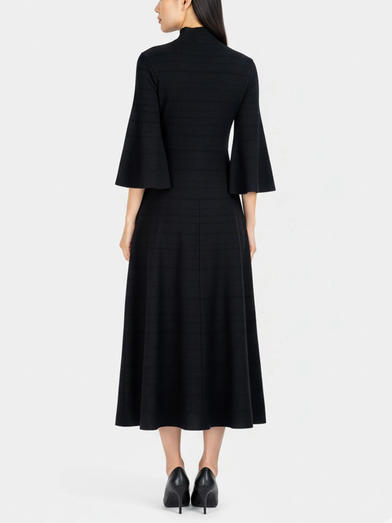 Платья Emporio Armani модель 3R2AYB-2MB4Z-0999 Платья Emporio Armani модель 3R2AYB-2MB4Z-0999 Фото