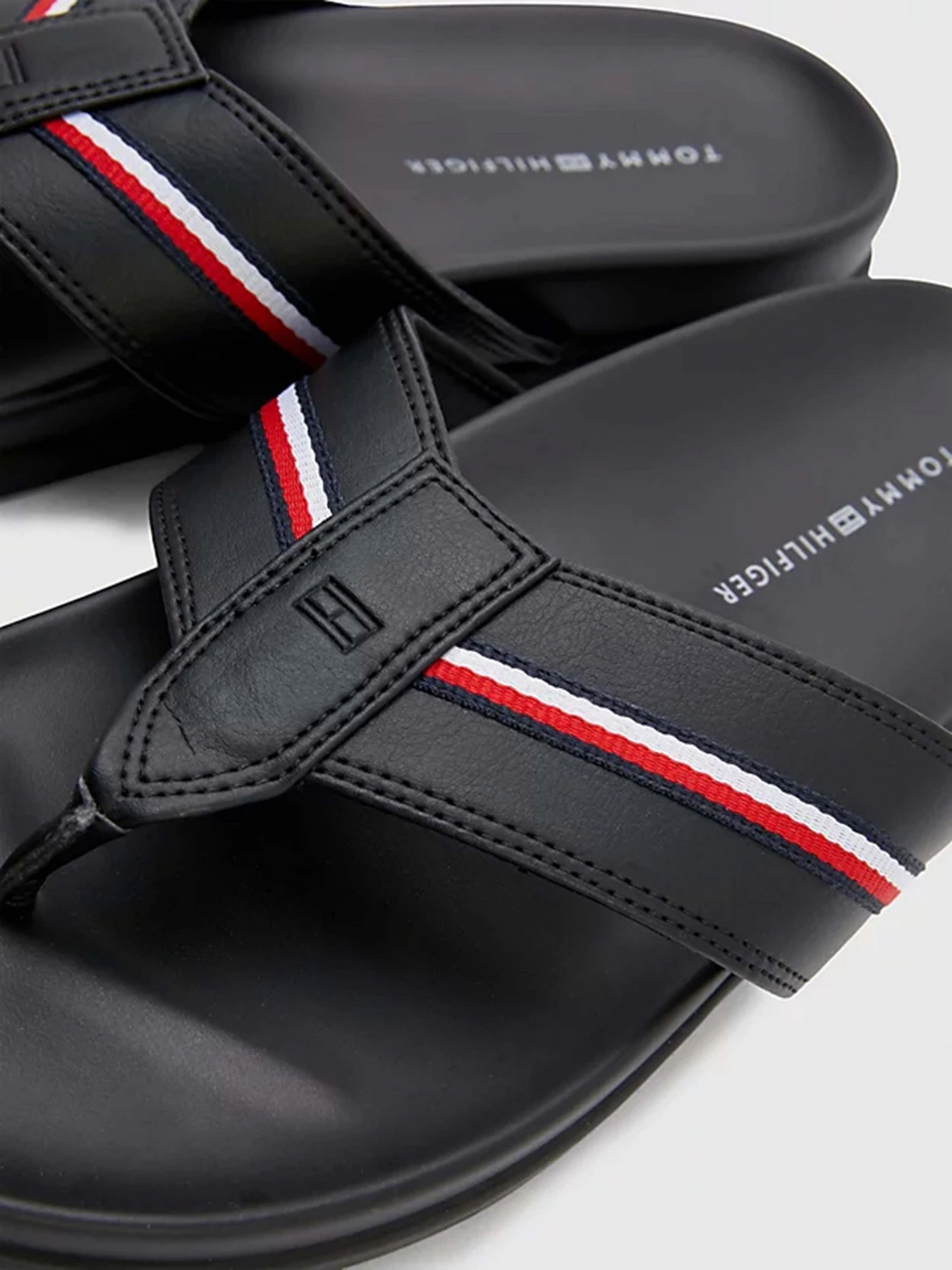 Шлёпанцы Tommy Hilfiger модель FM0FM04460-BDS Фото