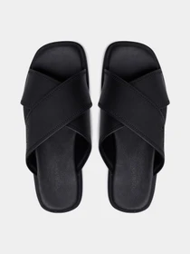 Шлёпанцы Calvin Klein модель HM0HM00950-BEH Фото