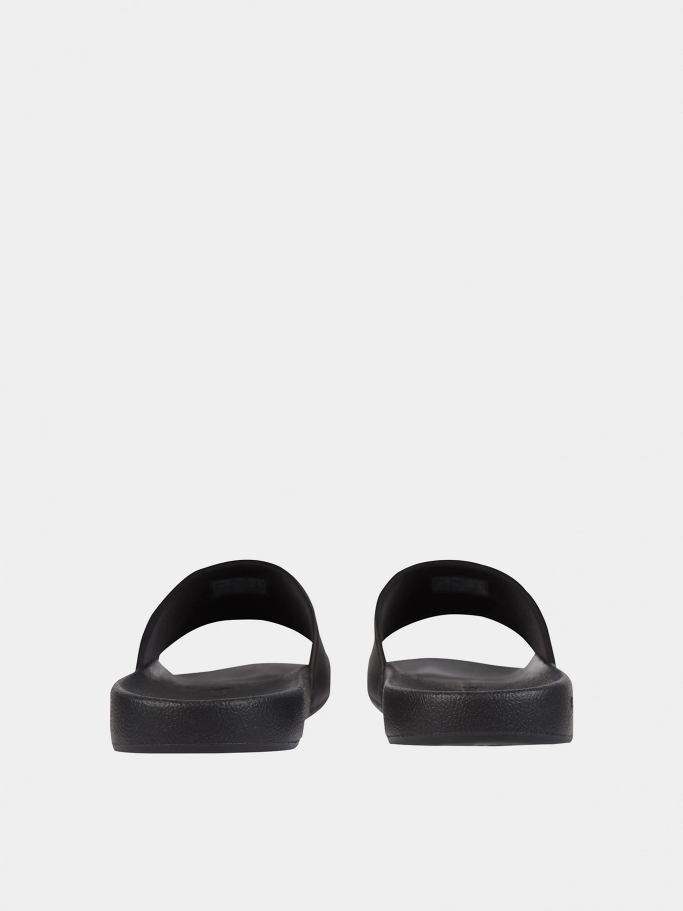 Шлёпанцы Calvin Klein модель YM0YM00662-BDS Шлёпанцы Calvin Klein модель YM0YM00662-BDS Фото