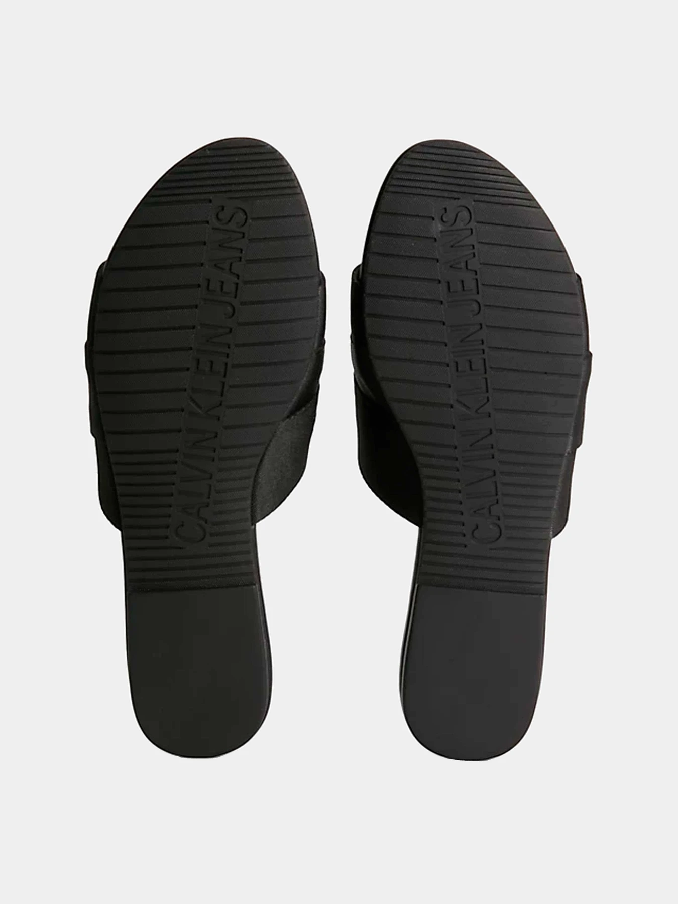 Шлёпанцы Calvin Klein модель YW0YW00955-BDS Шлёпанцы Calvin Klein модель YW0YW00955-BDS Фото