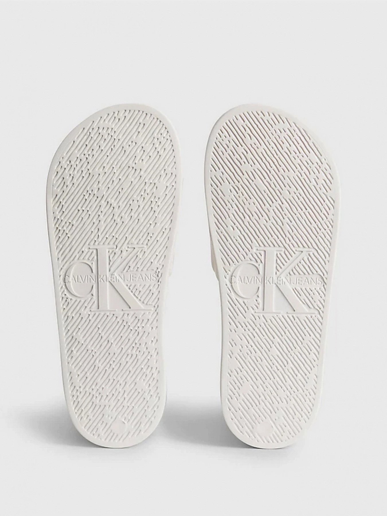 Шлёпанцы Calvin Klein модель YW0YW01000-YBH Шлёпанцы Calvin Klein модель YW0YW01000-YBH Фото