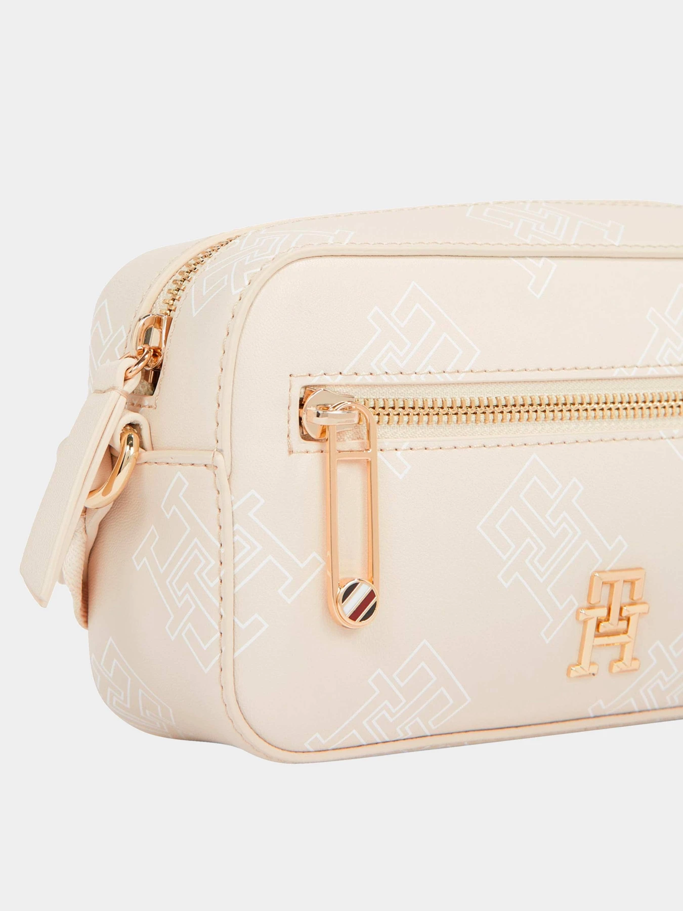 Сумки Tommy Hilfiger модель AW0AW15131-AA8 Сумки Tommy Hilfiger модель AW0AW15131-AA8 Фото