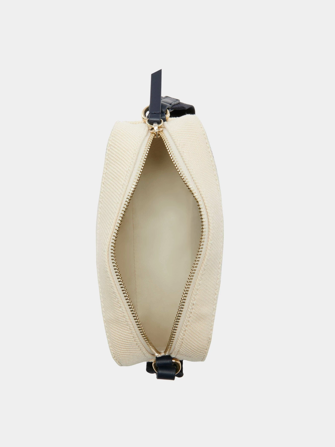 Сумки Tommy Hilfiger модель AW0AW15156-0F6 Сумки Tommy Hilfiger модель AW0AW15156-0F6 Фото