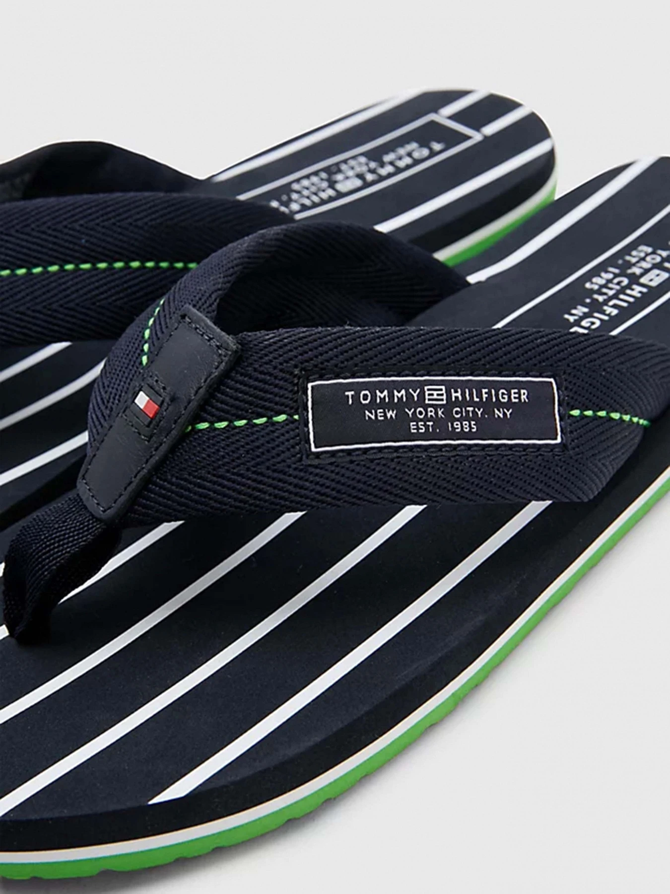Шлёпанцы Tommy Hilfiger модель FM0FM04470-DW5 Фото