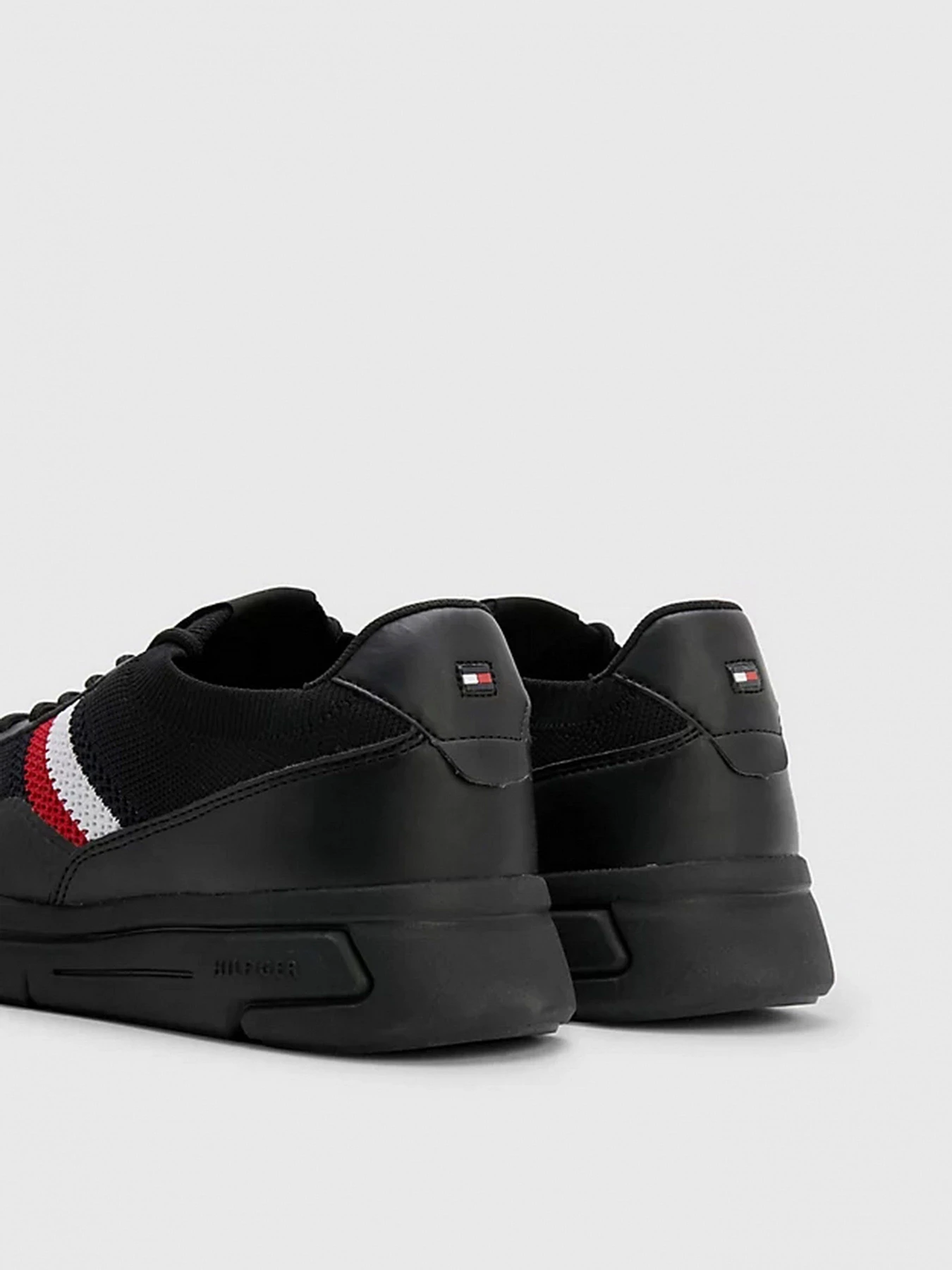 Кроссовки Tommy Hilfiger модель FM0FM04502-BDS Кроссовки Tommy Hilfiger модель FM0FM04502-BDS Фото