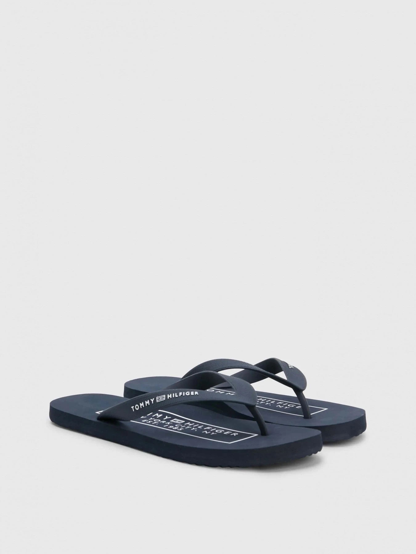 Шлёпанцы Tommy Hilfiger модель FM0FM04548-DW5 Фото