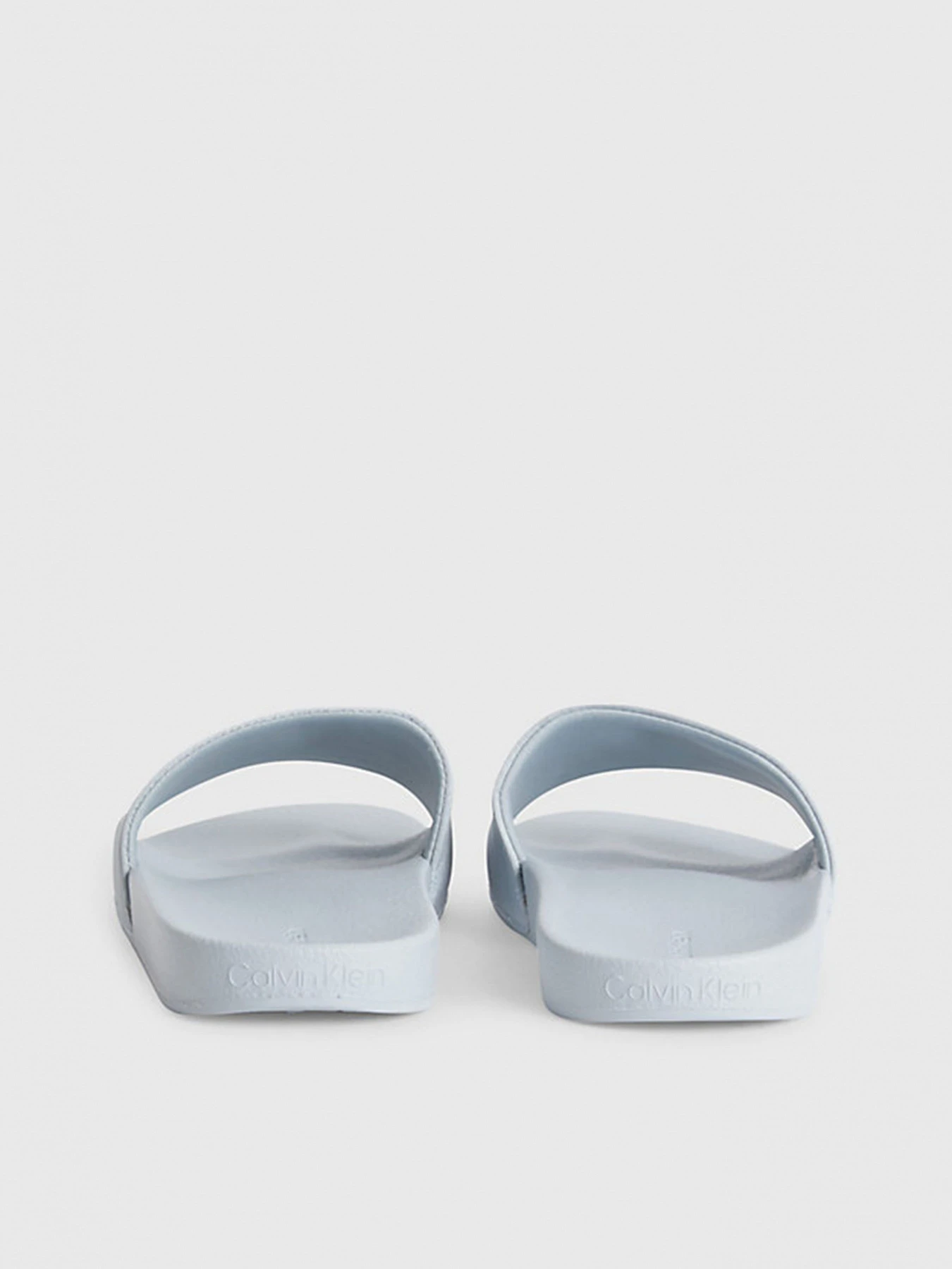 Шлёпанцы Calvin Klein модель HW0HW01508-0GY Шлёпанцы Calvin Klein модель HW0HW01508-0GY Фото