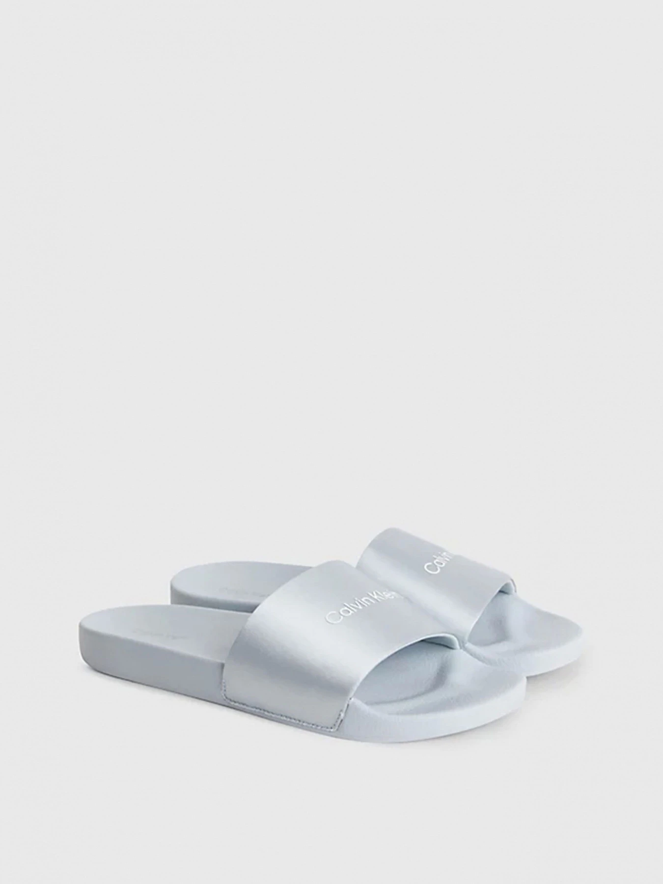 Шлёпанцы Calvin Klein модель HW0HW01508-0GY Шлёпанцы Calvin Klein модель HW0HW01508-0GY Фото