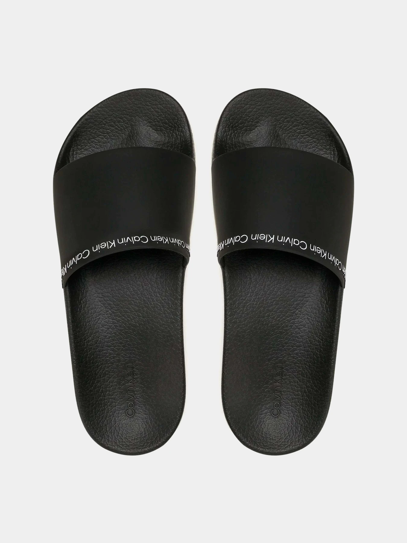 Шлёпанцы Calvin Klein модель HW0HW01526-0GJ Шлёпанцы Calvin Klein модель HW0HW01526-0GJ Фото