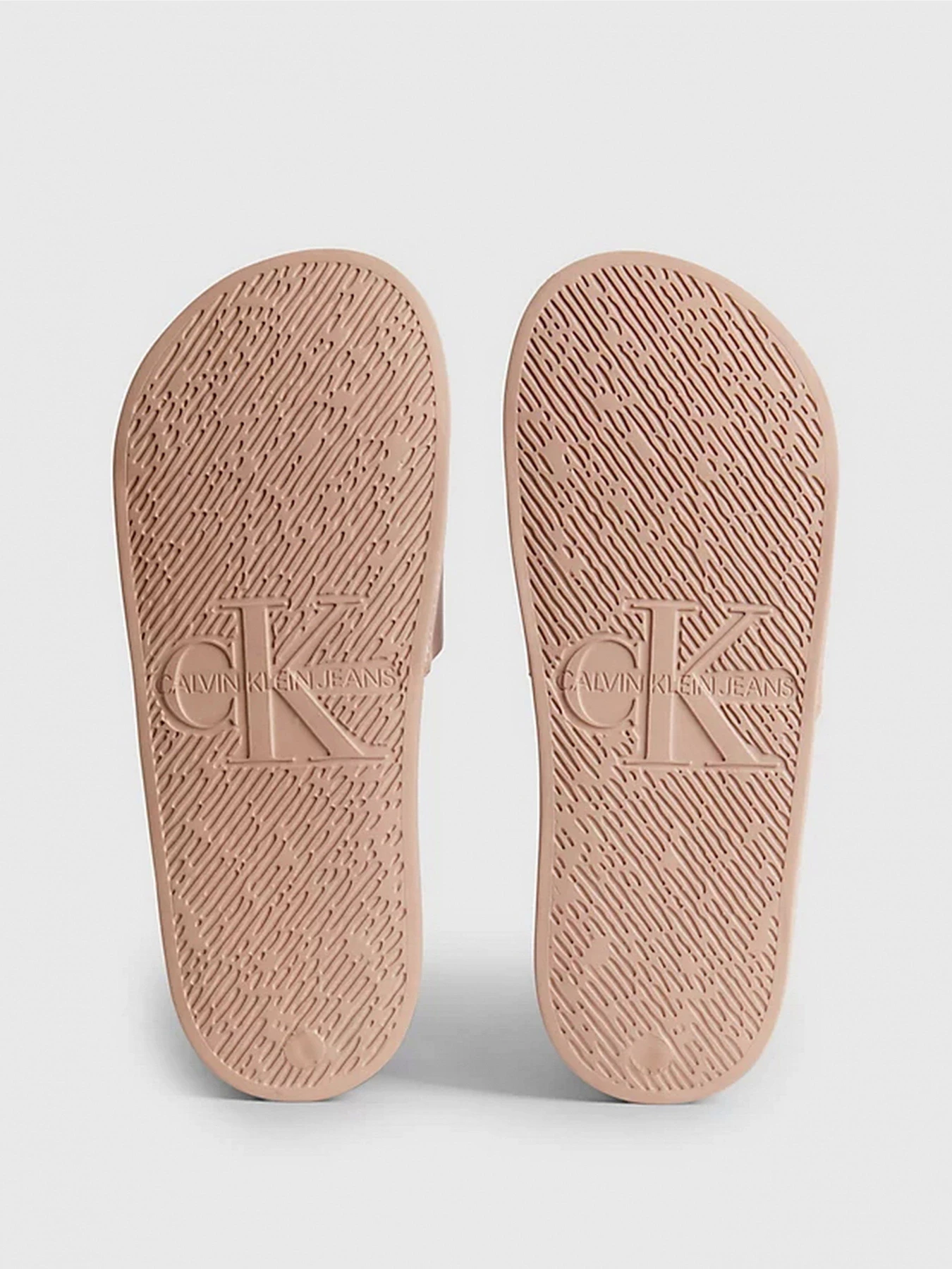 Шлёпанцы Calvin Klein модель YW0YW01000-0J1 Шлёпанцы Calvin Klein модель YW0YW01000-0J1 Фото