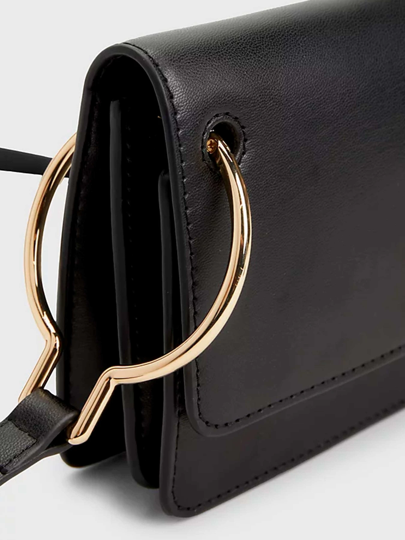 Сумки Tommy Hilfiger модель AW0AW14863-BDS Сумки Tommy Hilfiger модель AW0AW14863-BDS Фото