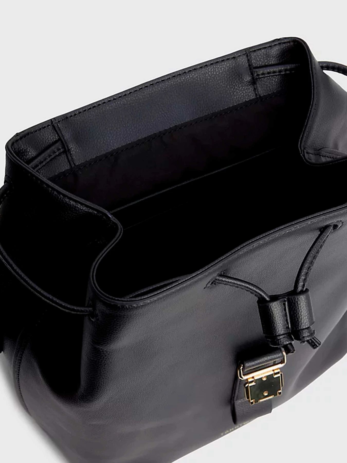 Рюкзаки Tommy Hilfiger модель AW0AW14883-BDS Рюкзаки Tommy Hilfiger модель AW0AW14883-BDS Фото