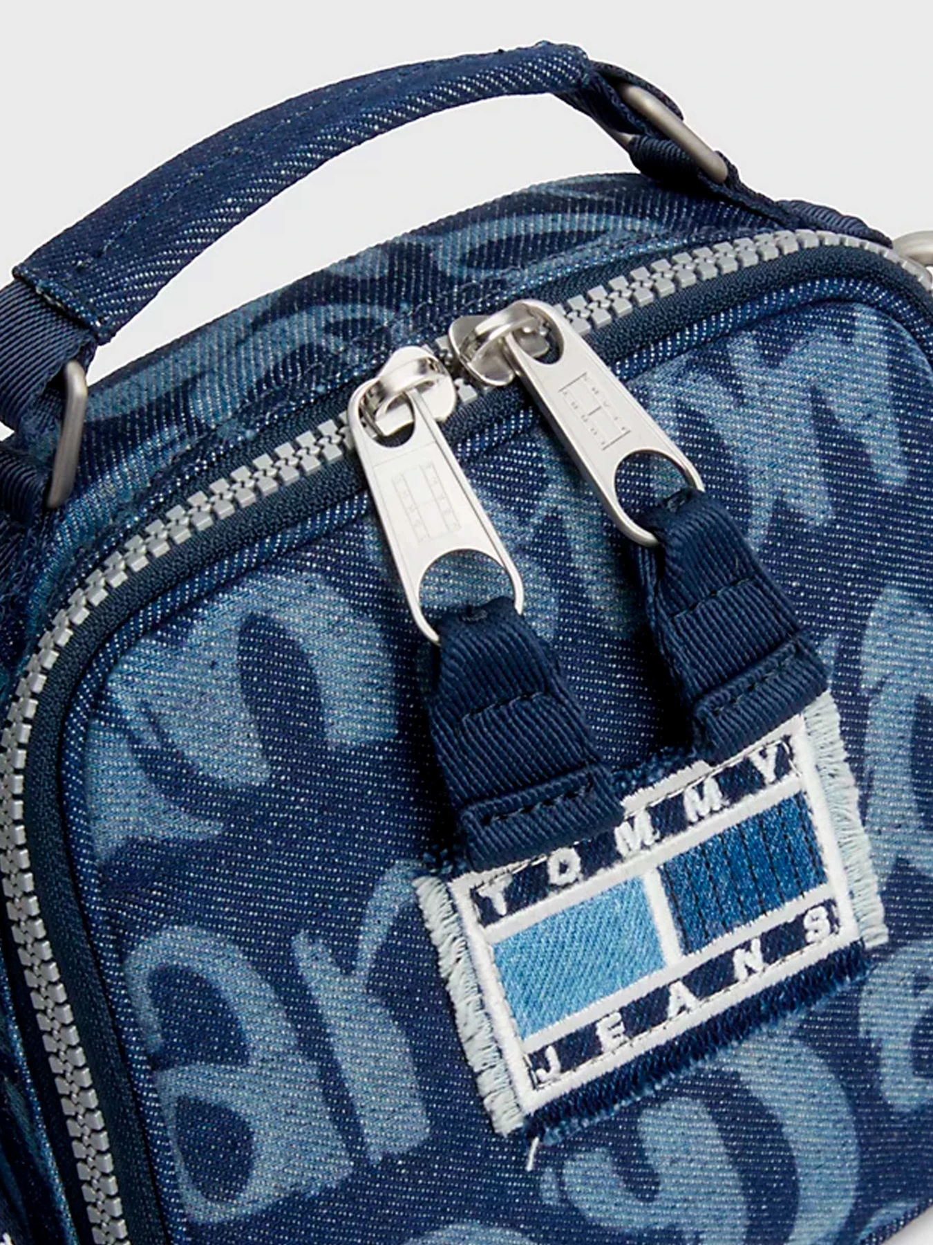 Сумки Tommy Hilfiger модель AW0AW15173-0GZ Фото