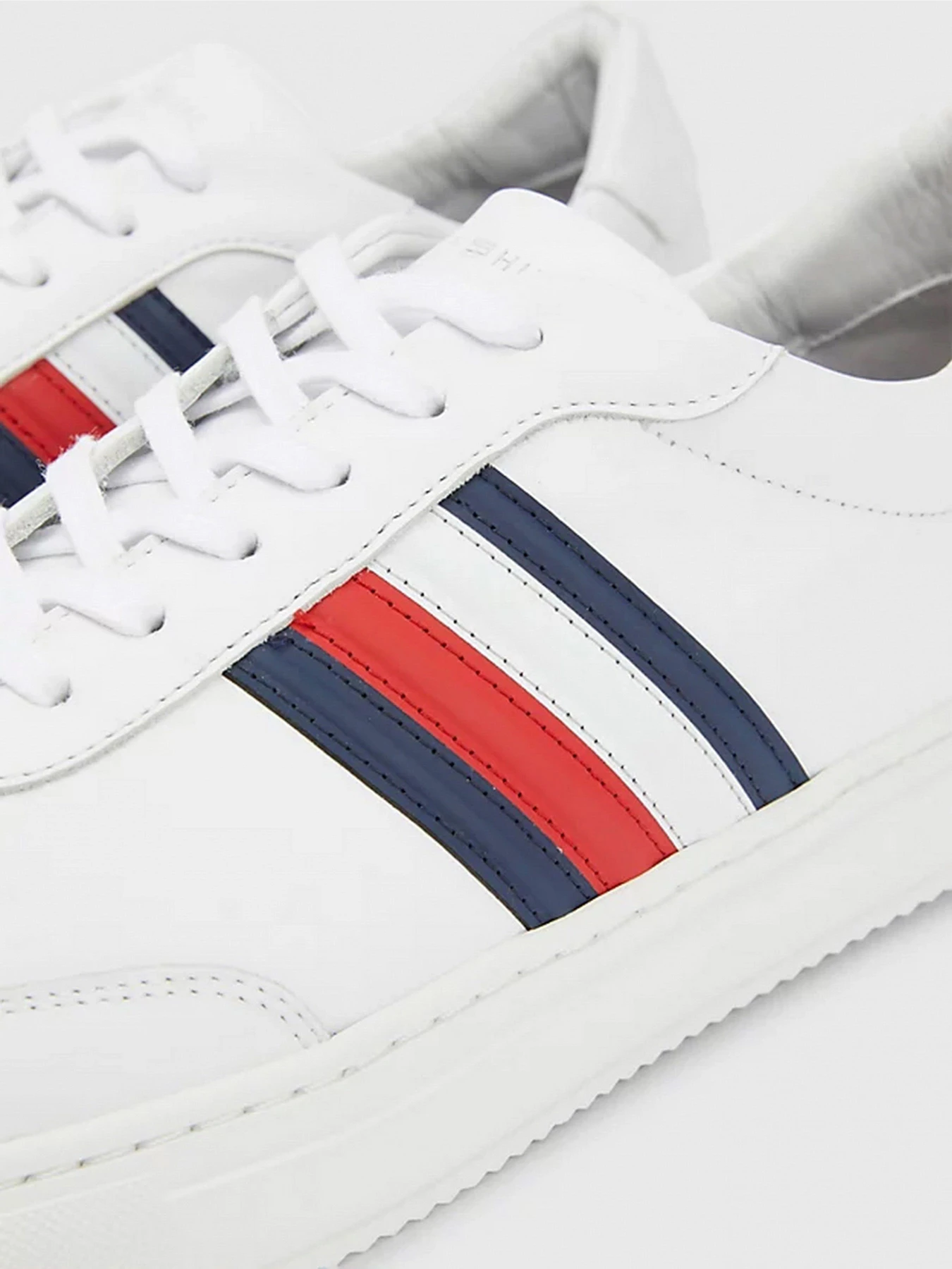 Кроссовки Tommy Hilfiger модель FM0FM04492-YBS Кроссовки Tommy Hilfiger модель FM0FM04492-YBS Фото