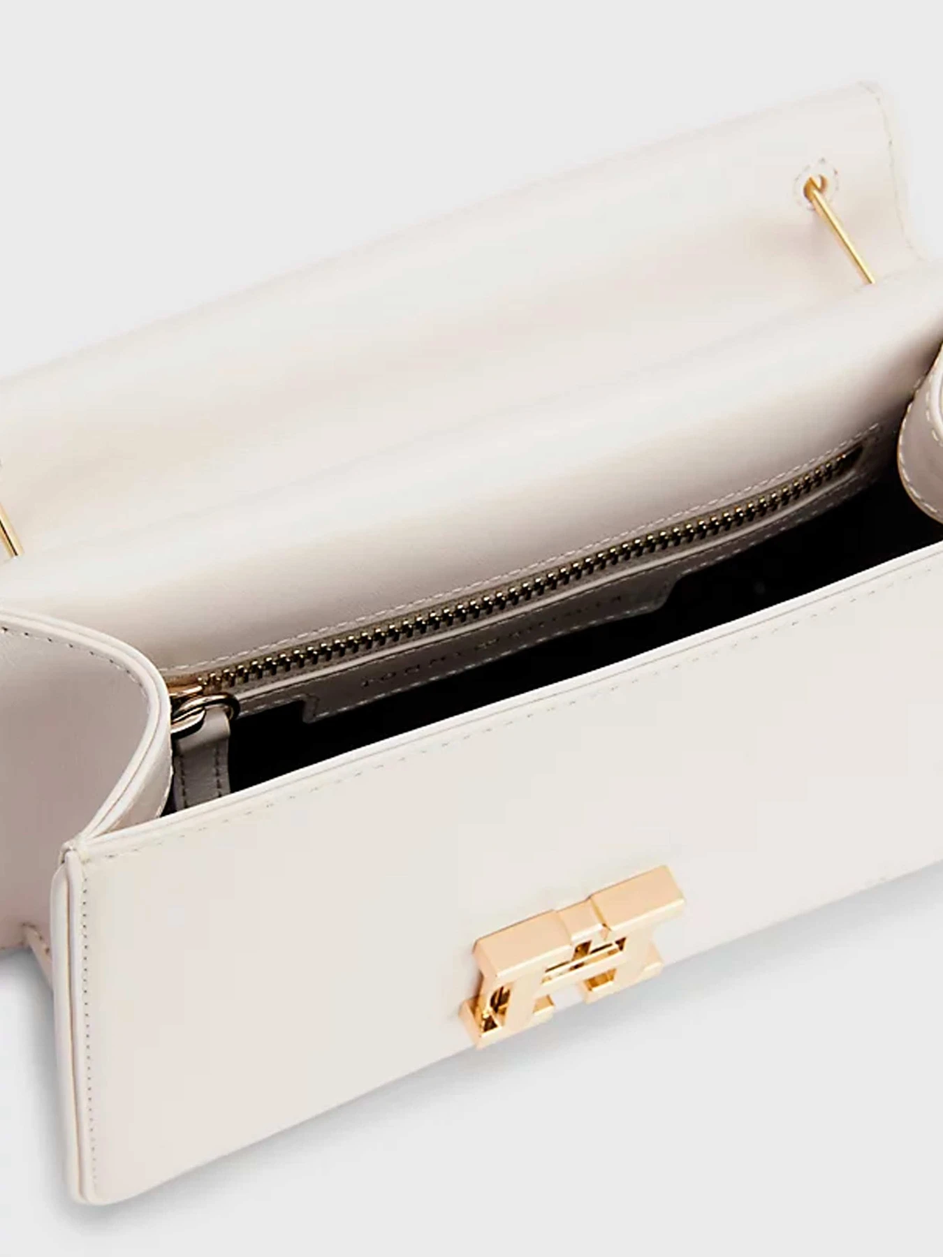 Сумки Tommy Hilfiger модель AW0AW14308-AF4 Фото
