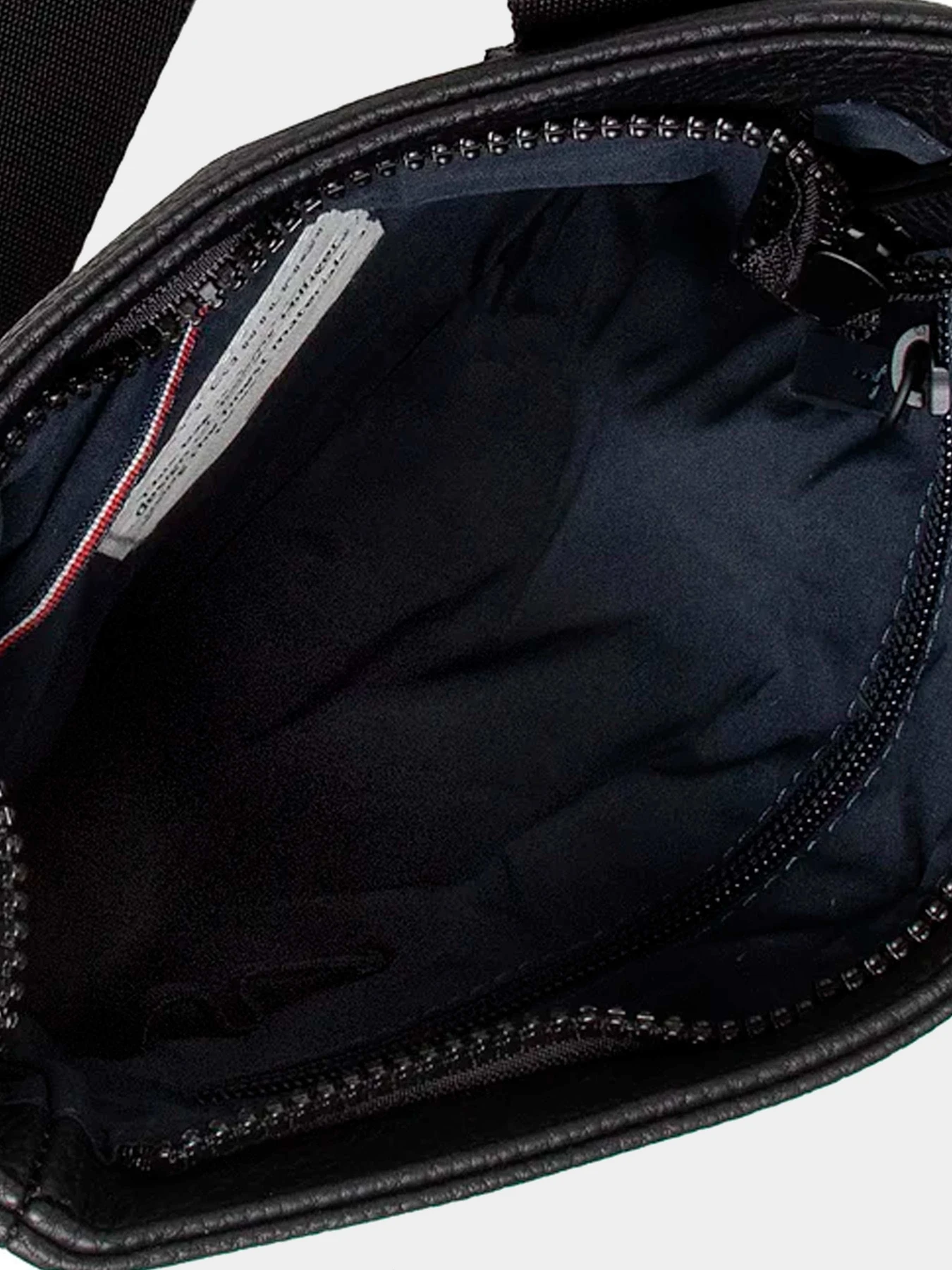 Сумки Tommy Hilfiger модель AM0AM09506-BDS Сумки Tommy Hilfiger модель AM0AM09506-BDS Фото
