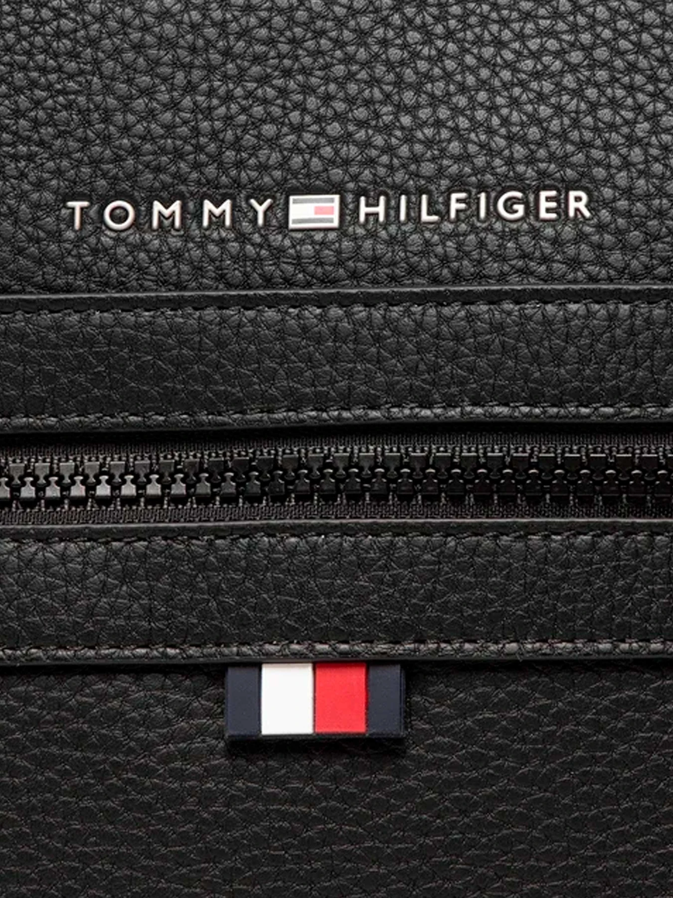Сумки Tommy Hilfiger модель AM0AM09506-BDS Сумки Tommy Hilfiger модель AM0AM09506-BDS Фото