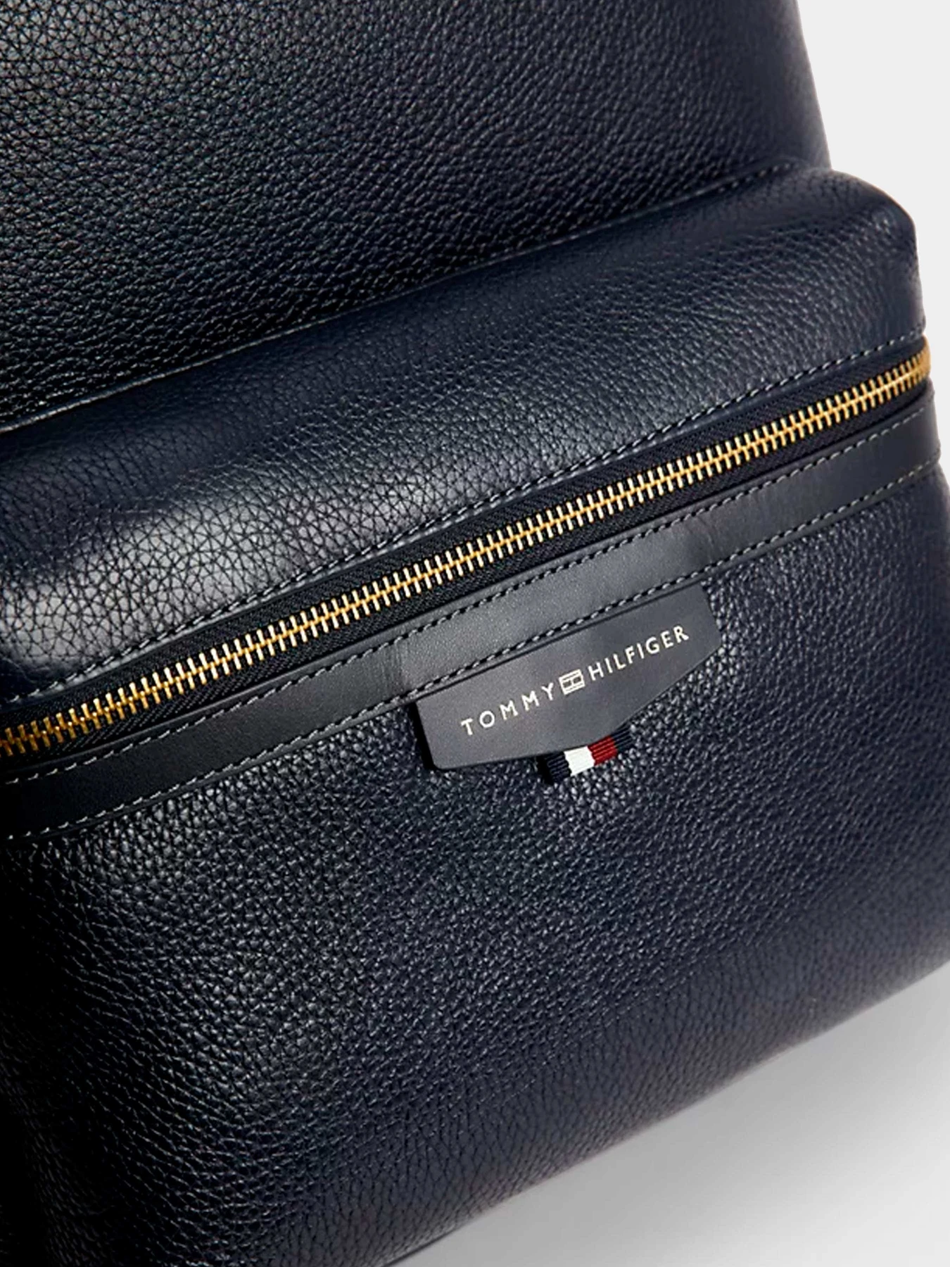 Рюкзаки Tommy Hilfiger модель AM0AM10585-DW6 Рюкзаки Tommy Hilfiger модель AM0AM10585-DW6 Фото