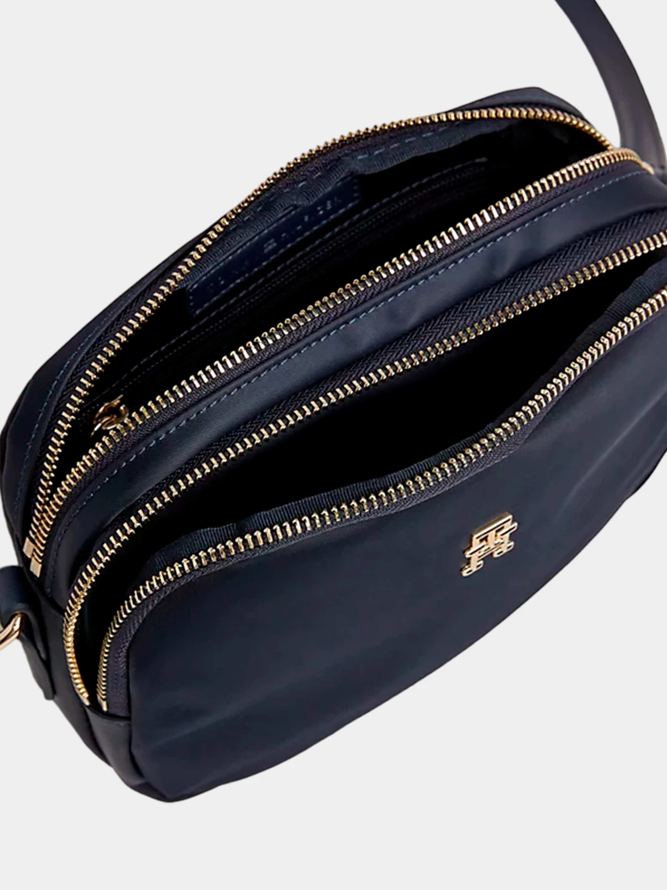 Сумки Tommy Hilfiger модель AW0AW15638-DW6 Сумки Tommy Hilfiger модель AW0AW15638-DW6 Фото
