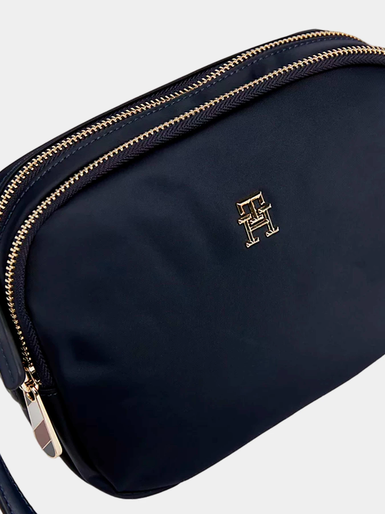 Сумки Tommy Hilfiger модель AW0AW15638-DW6 Сумки Tommy Hilfiger модель AW0AW15638-DW6 Фото