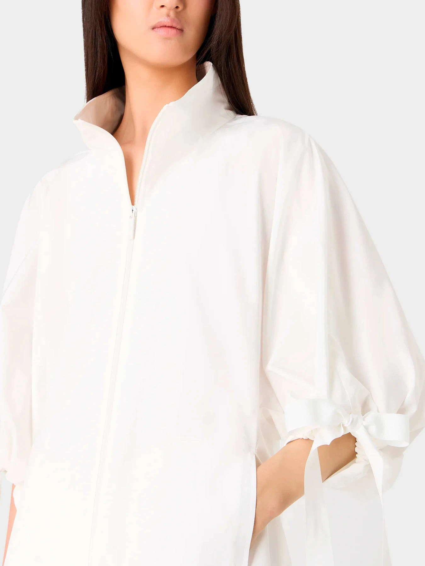 Куртки и дубленки Emporio Armani модель 6R2B76-2NN2Z-0101 Куртки и дубленки Emporio Armani модель 6R2B76-2NN2Z-0101 Фото