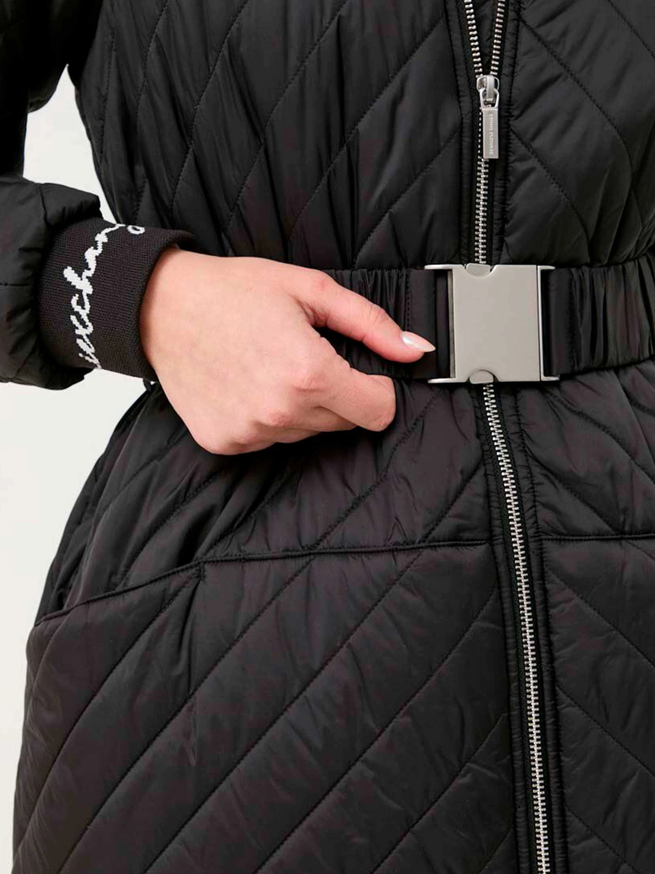 Куртки и дубленки Armani Exchange модель 6RYL03-YNVUZ-1200 Куртки и дубленки Armani Exchange модель 6RYL03-YNVUZ-1200 Фото