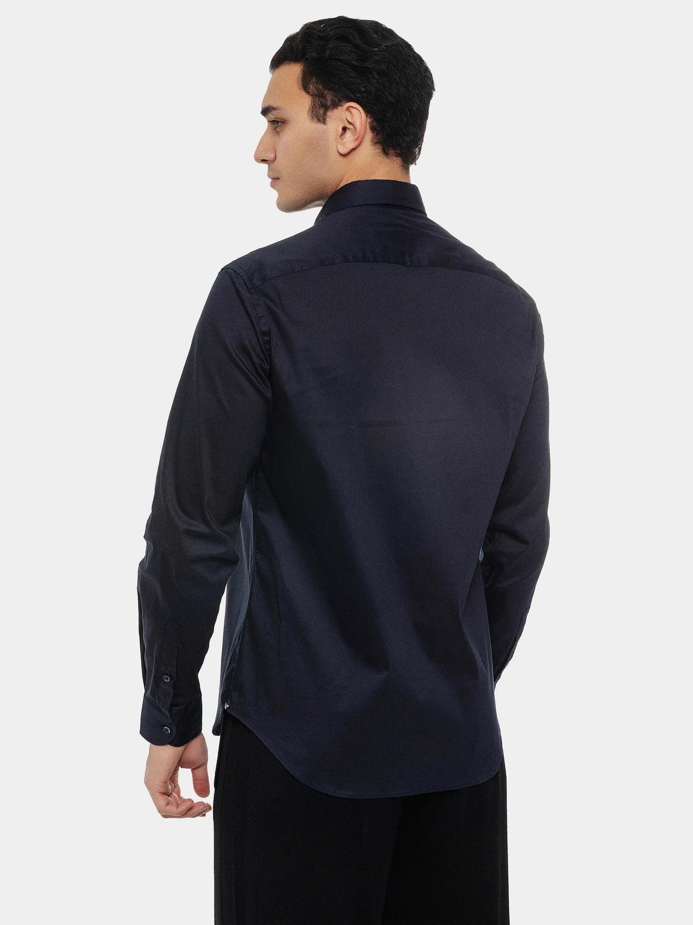 Рубашки Emporio Armani модель D41SM0-D1DC1-922 Рубашки Emporio Armani модель D41SM0-D1DC1-922 Фото