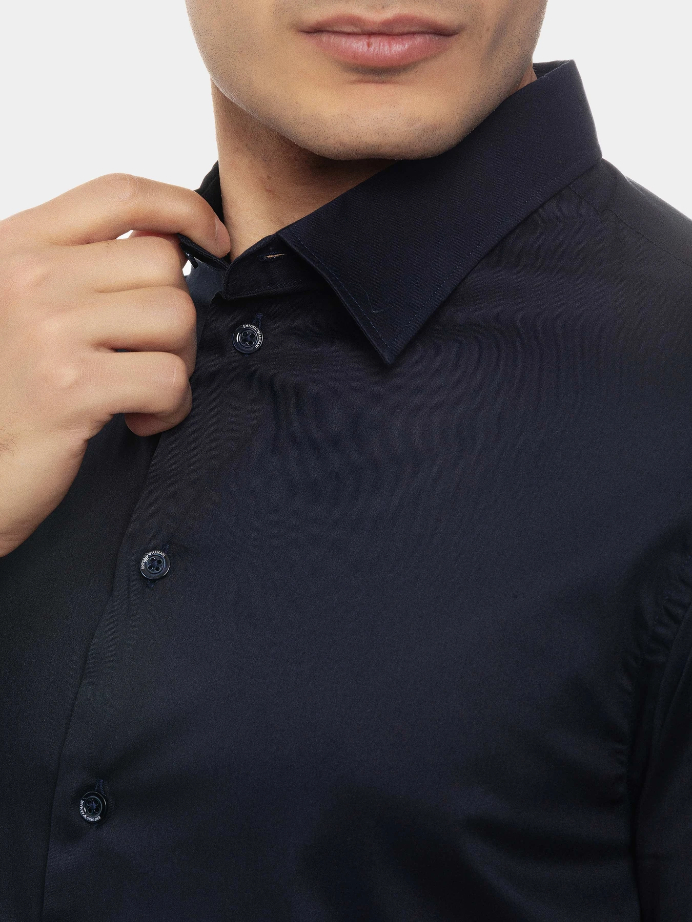 Рубашки Emporio Armani модель D41SM0-D1DC1-922 Рубашки Emporio Armani модель D41SM0-D1DC1-922 Фото