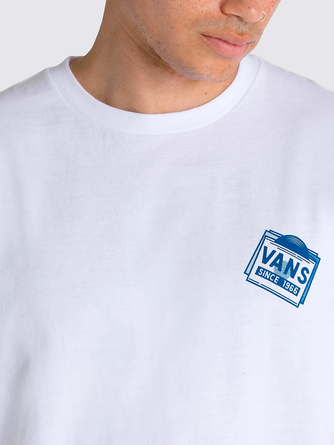 Футболки и поло Vans модель VN0008F0WHT1 Футболки и поло Vans модель VN0008F0WHT1 Фото