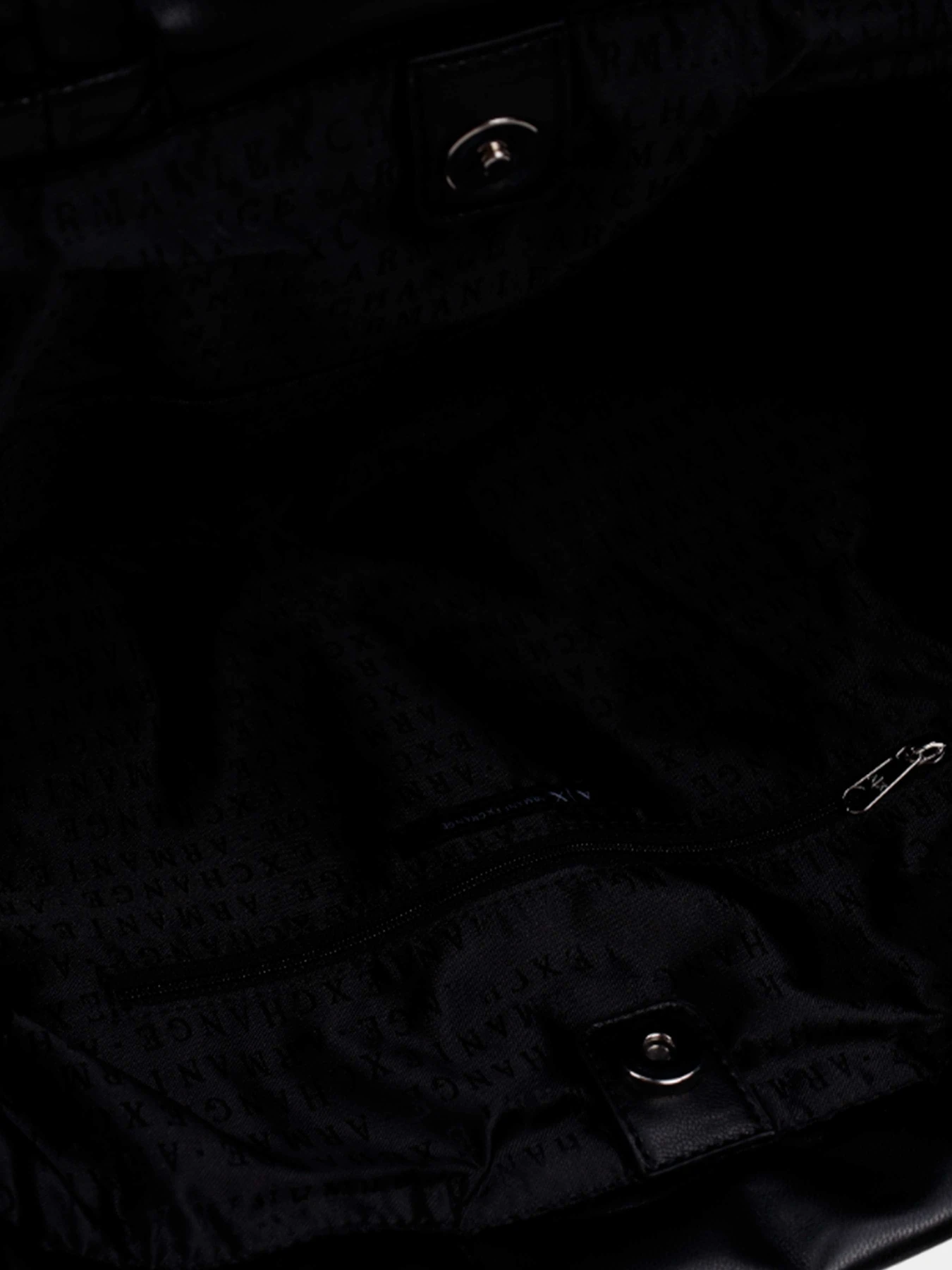 Сумки Armani Exchange модель 942896-3F736-00020 Фото