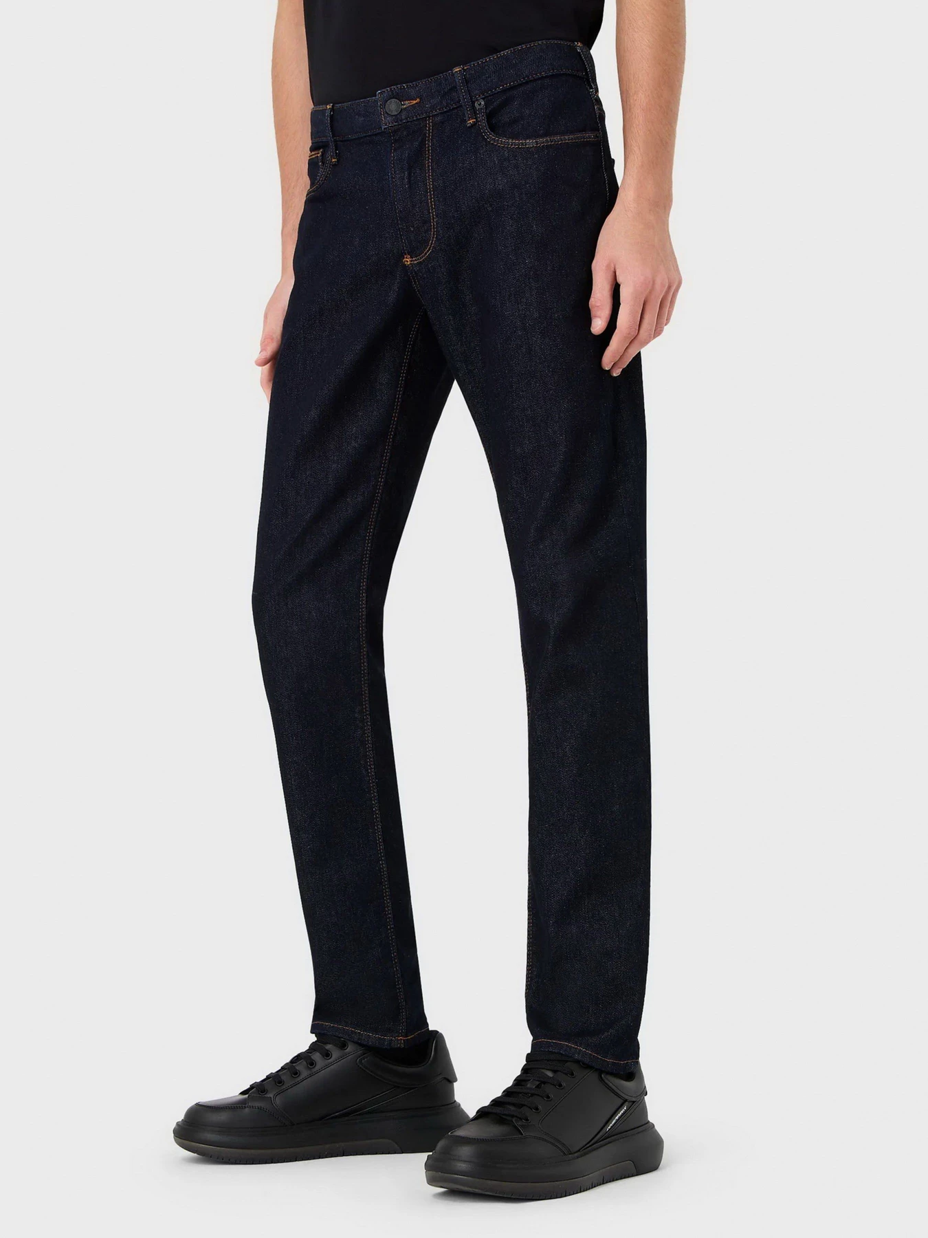 Джинсы Emporio Armani модель 6R1J06-1DS1Z-F906 Джинсы Emporio Armani модель 6R1J06-1DS1Z-F906 Фото