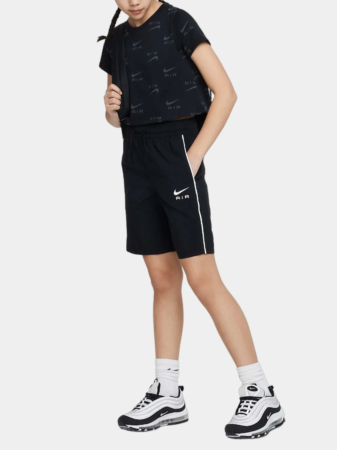 Футболки и поло NIKE модель DZ3582-010 Футболки и поло NIKE модель DZ3582-010 Фото