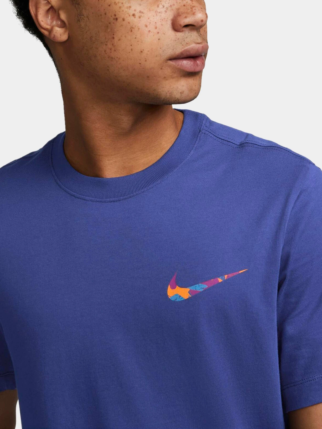Футболки и поло NIKE модель FD4200-455 Футболки и поло NIKE модель FD4200-455 Фото