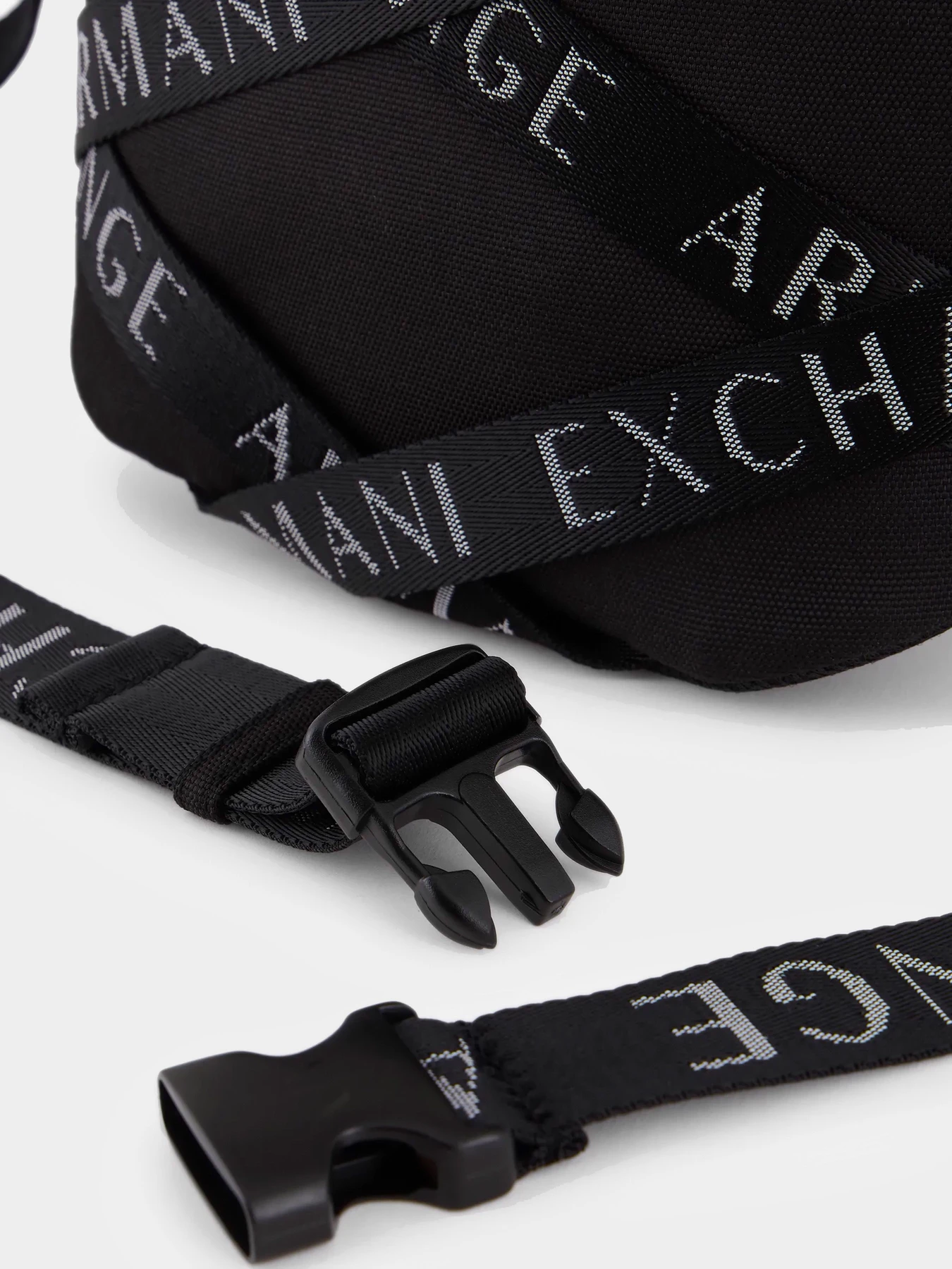 Сумки Armani Exchange модель 952589-3F880-00020 Сумки Armani Exchange модель 952589-3F880-00020 Фото