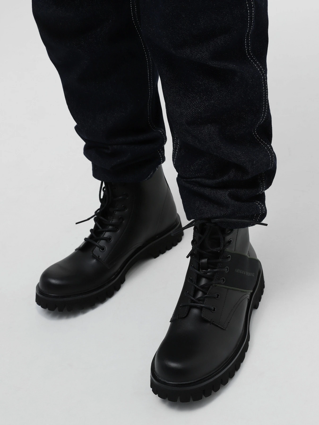Ботинки и сапоги Armani Exchange модель XUM016-XV781-00002 Ботинки и сапоги Armani Exchange модель XUM016-XV781-00002 Фото