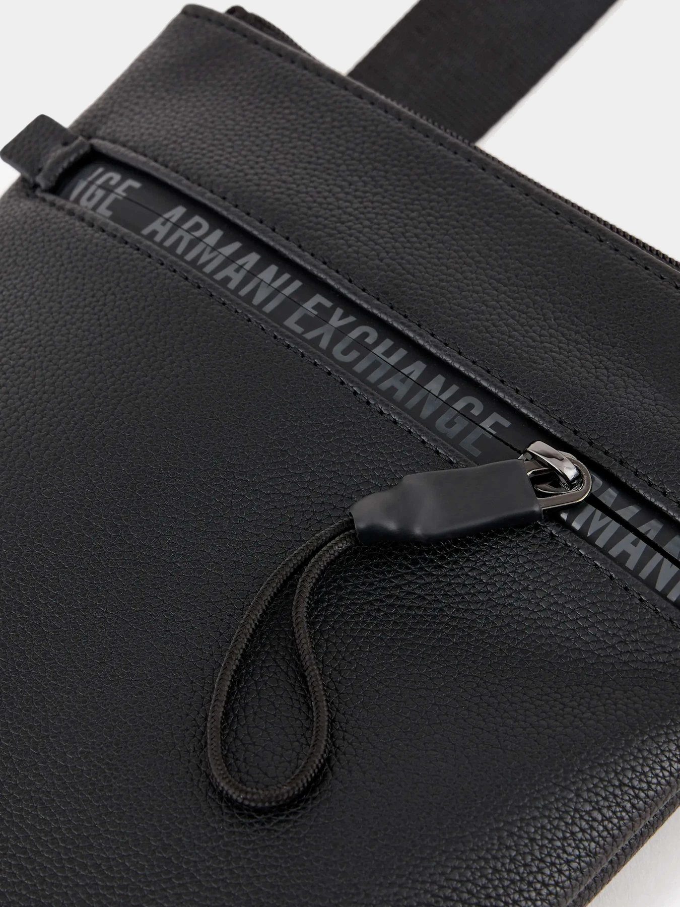 Сумки Armani Exchange модель 952489-3F876-00020 Фото